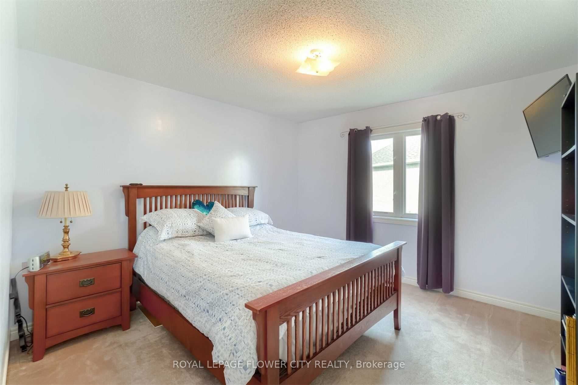 56 Laurentide Crescent