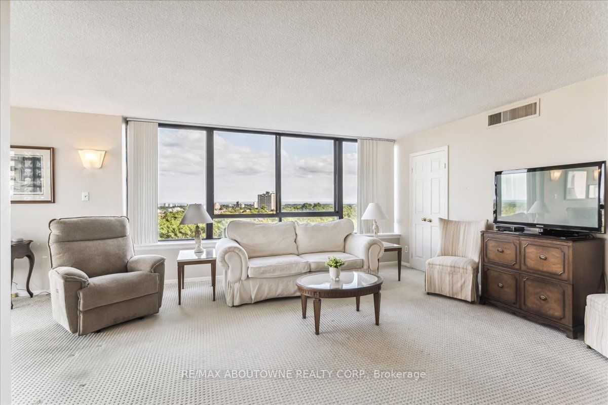 1240 Marlborough Court, #808