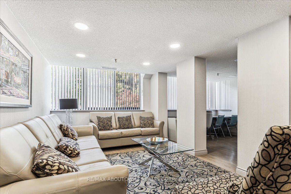 1240 Marlborough Court, #808
