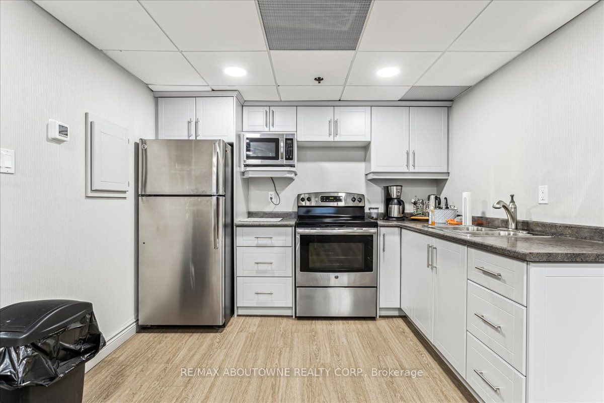 1240 Marlborough Court, #808