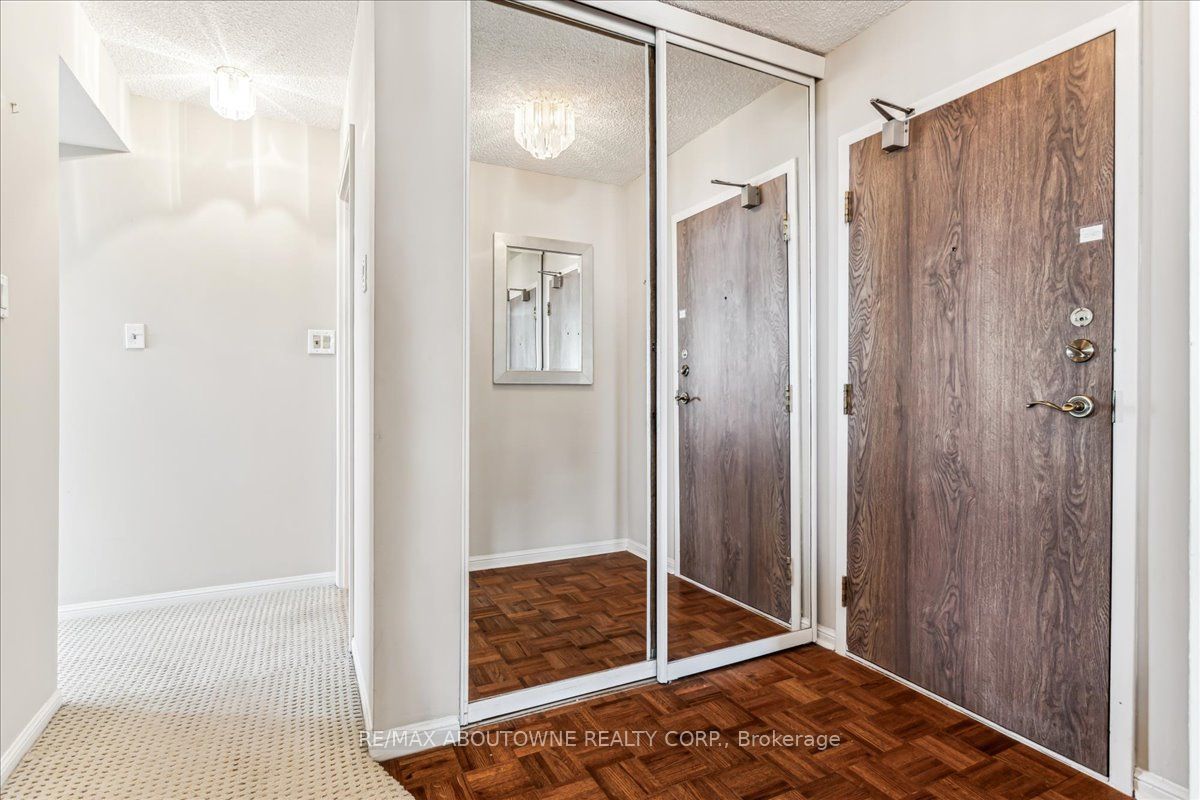 1240 Marlborough Court, #808