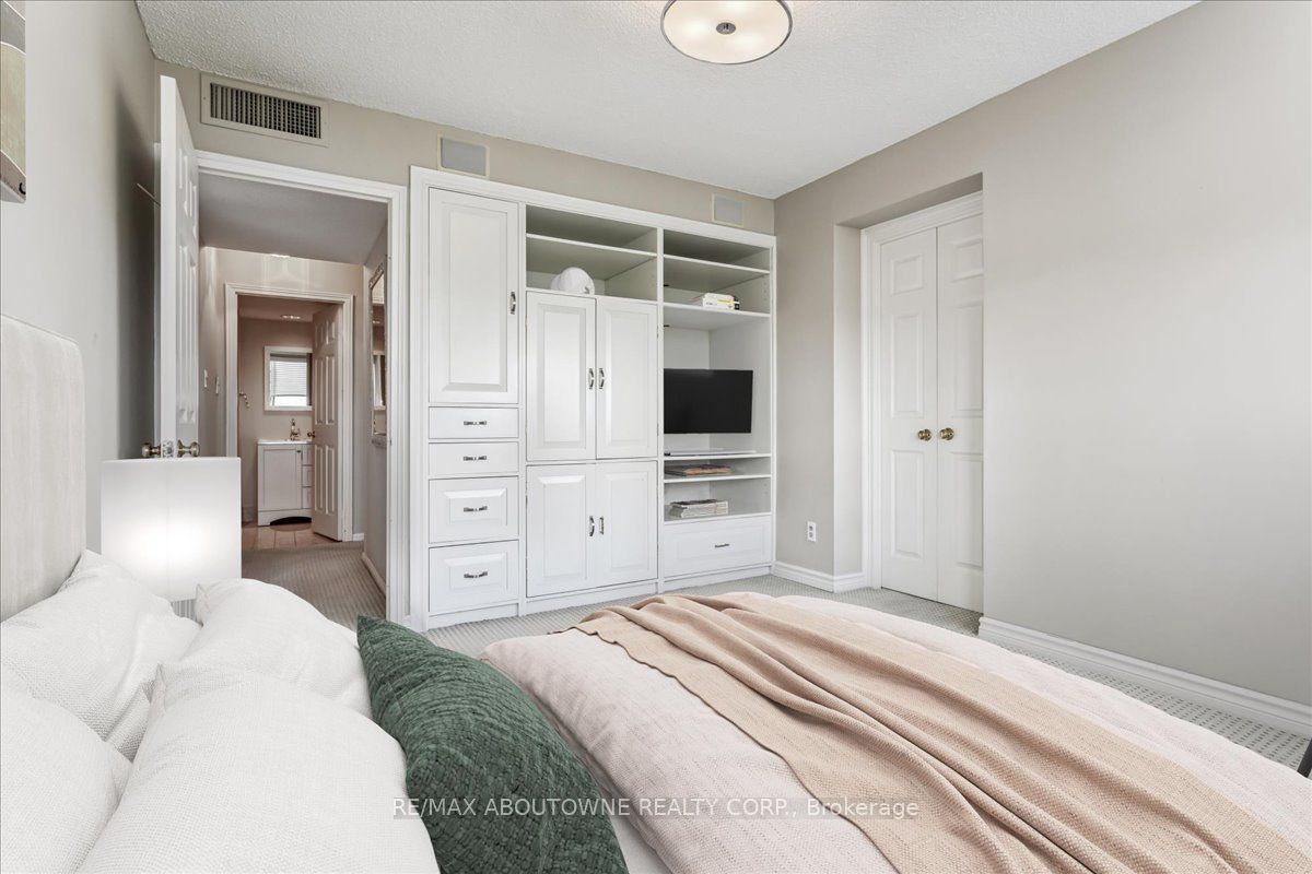 1240 Marlborough Court, #808