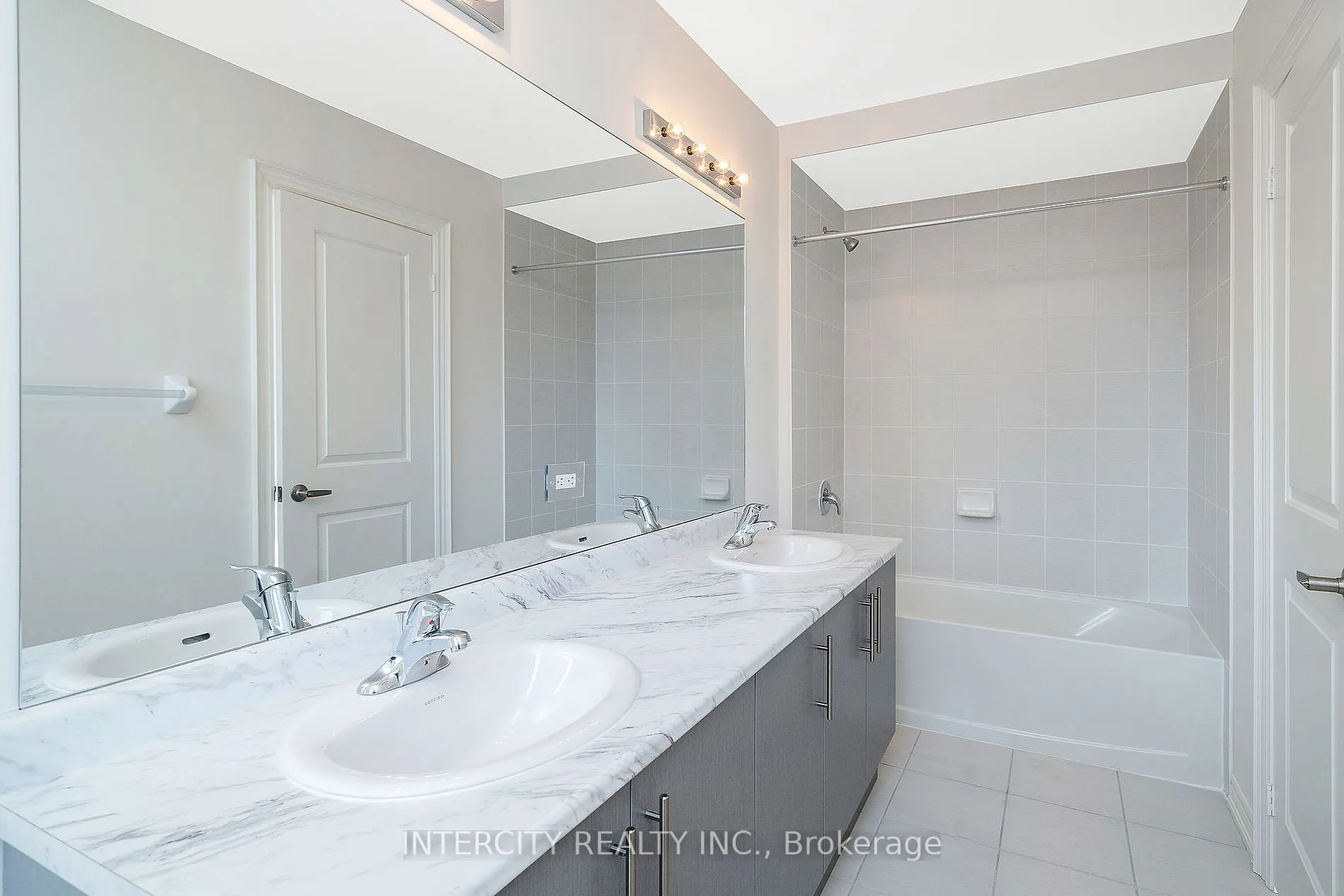12 Queenpost Dr, #38