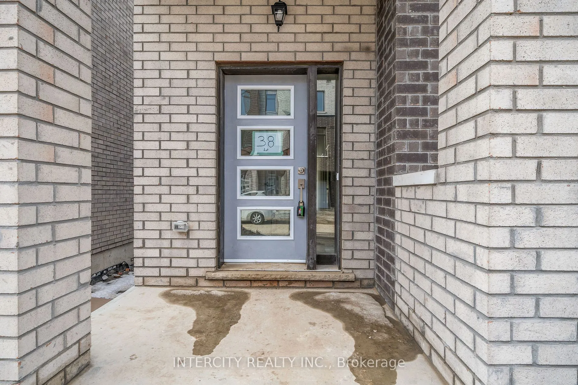 12 Queenpost Dr, #38