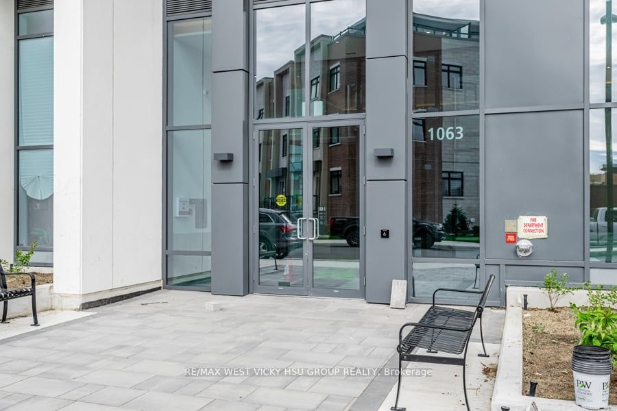 1063 Douglas Mccurdy Comm Circ, #1006
