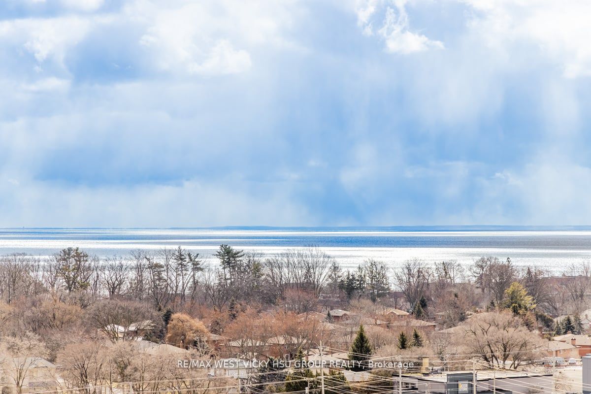 1063 Douglas Mccurdy Comm Circ, #1006