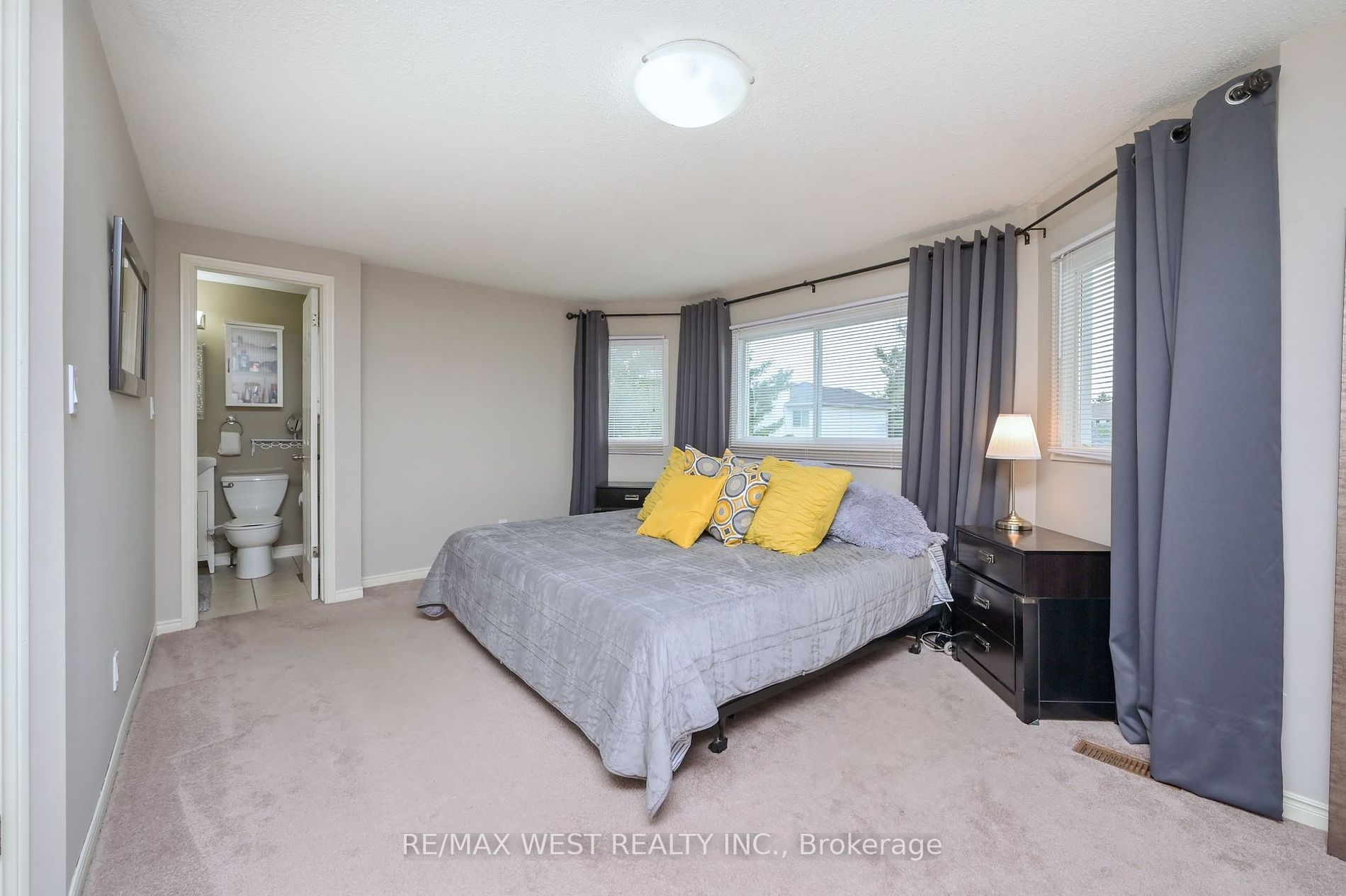 11 Passmore Ave