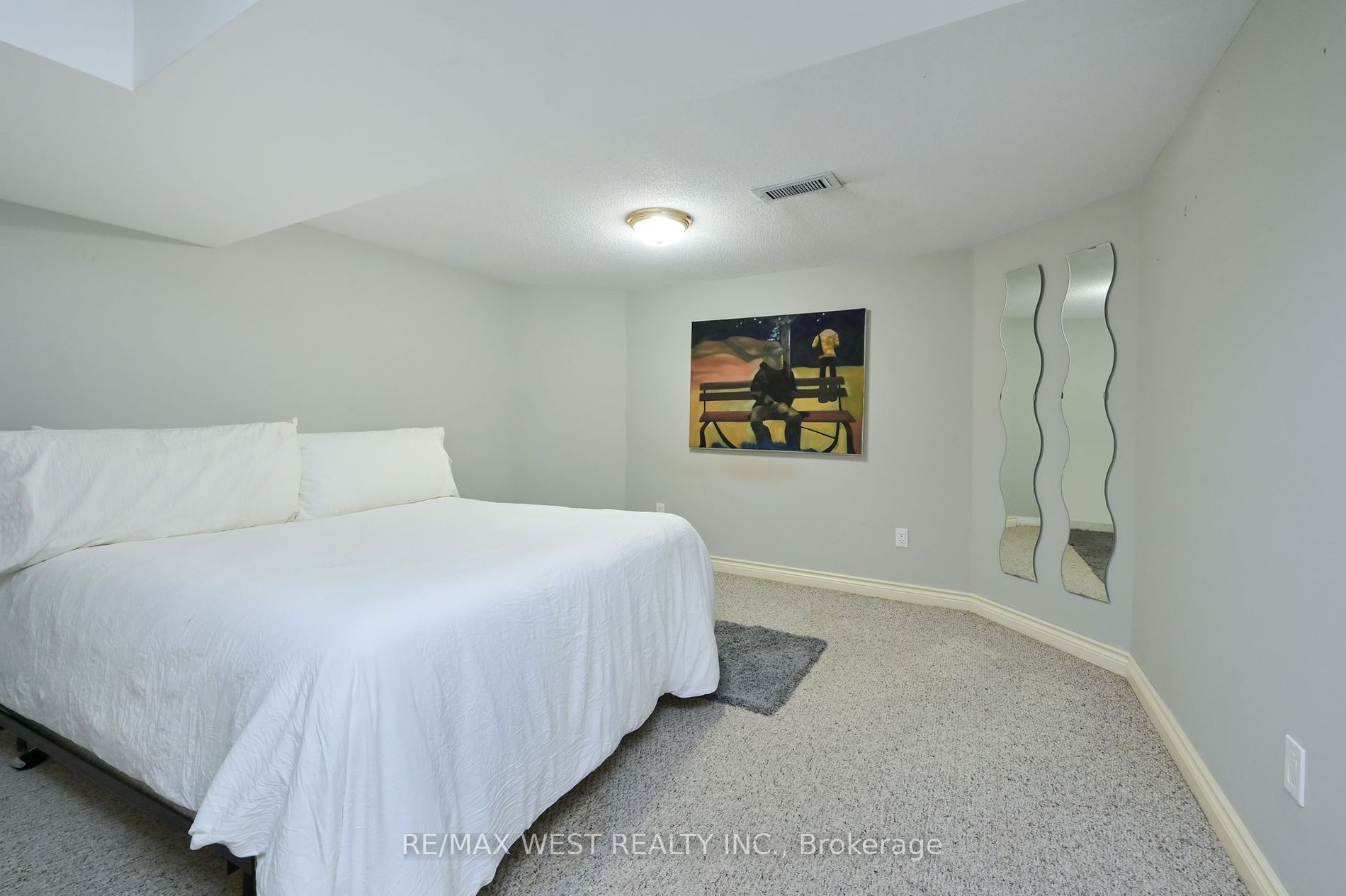 11 Passmore Ave