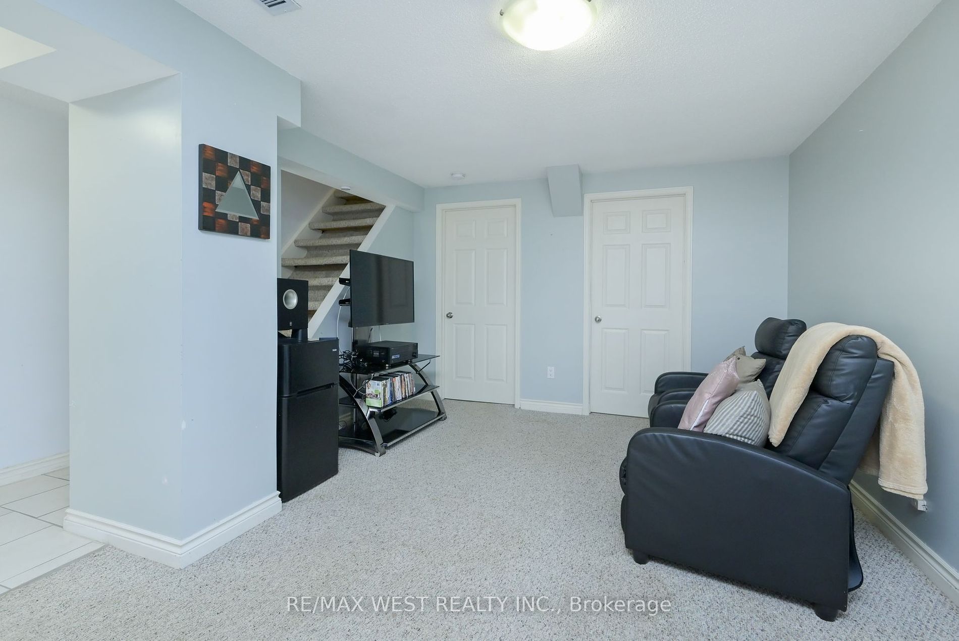 11 Passmore Ave