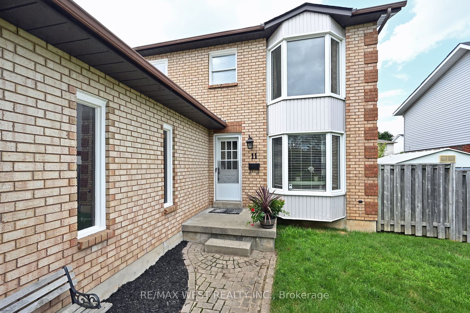11 Passmore Ave