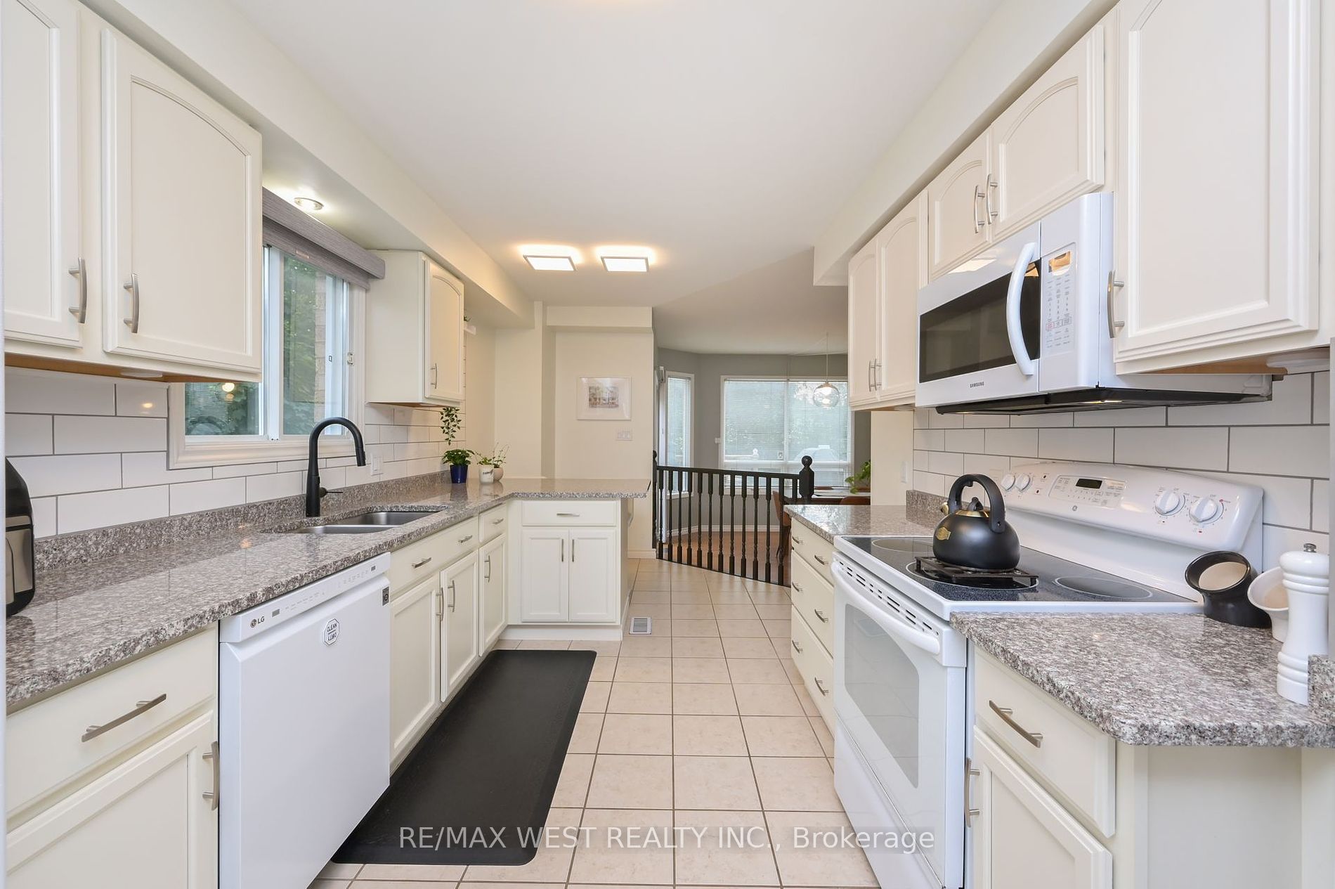 11 Passmore Ave