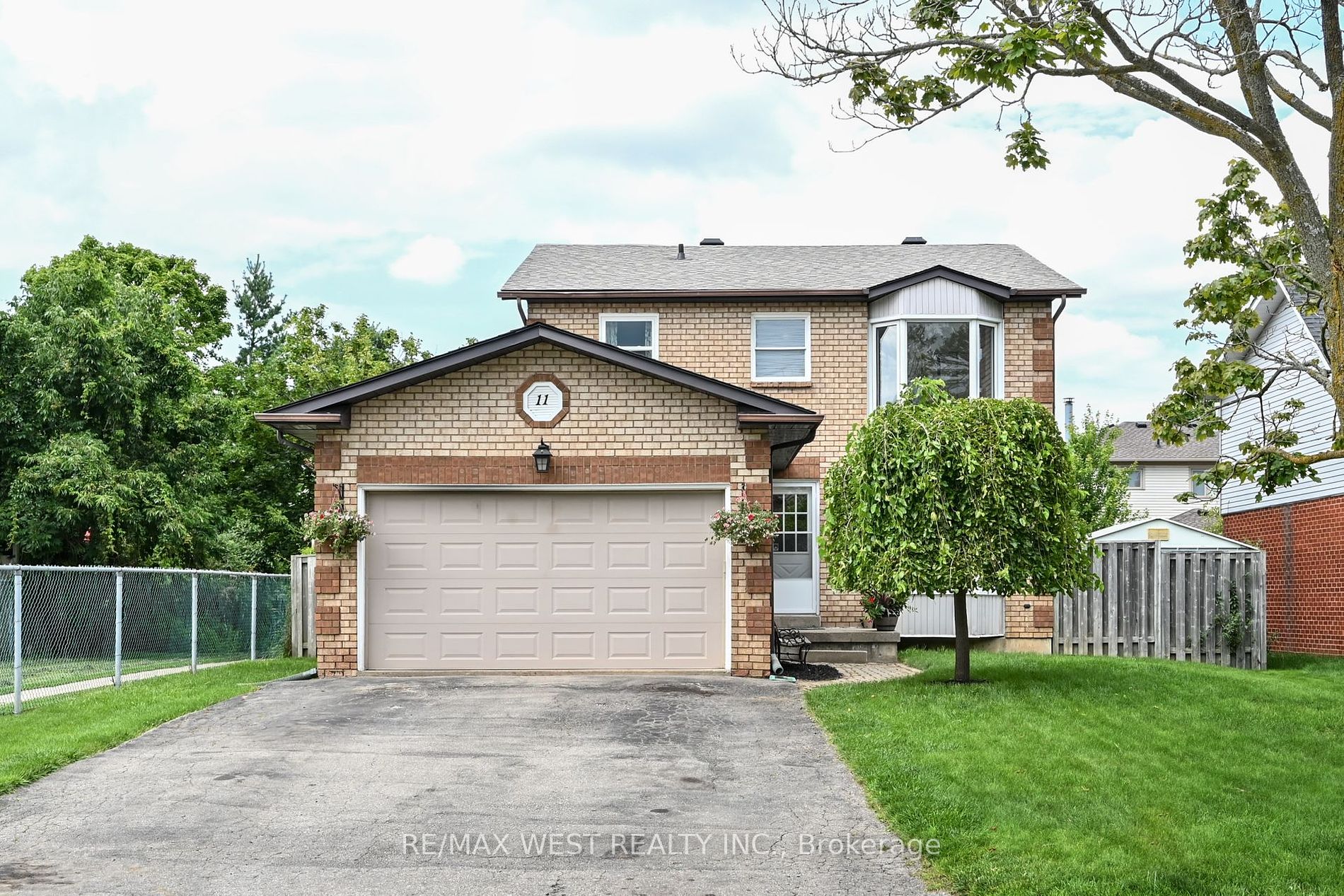11 Passmore Ave