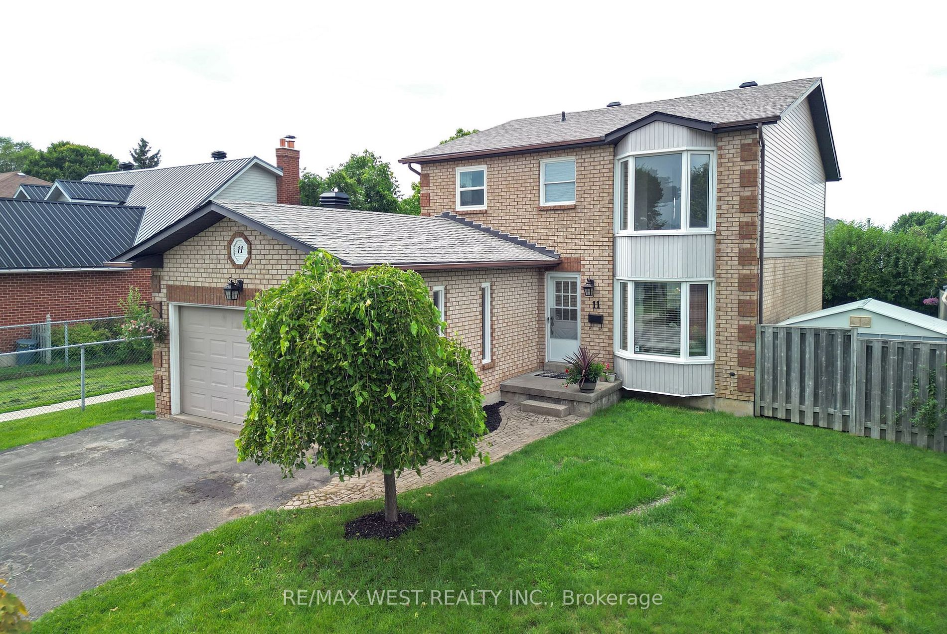11 Passmore Ave