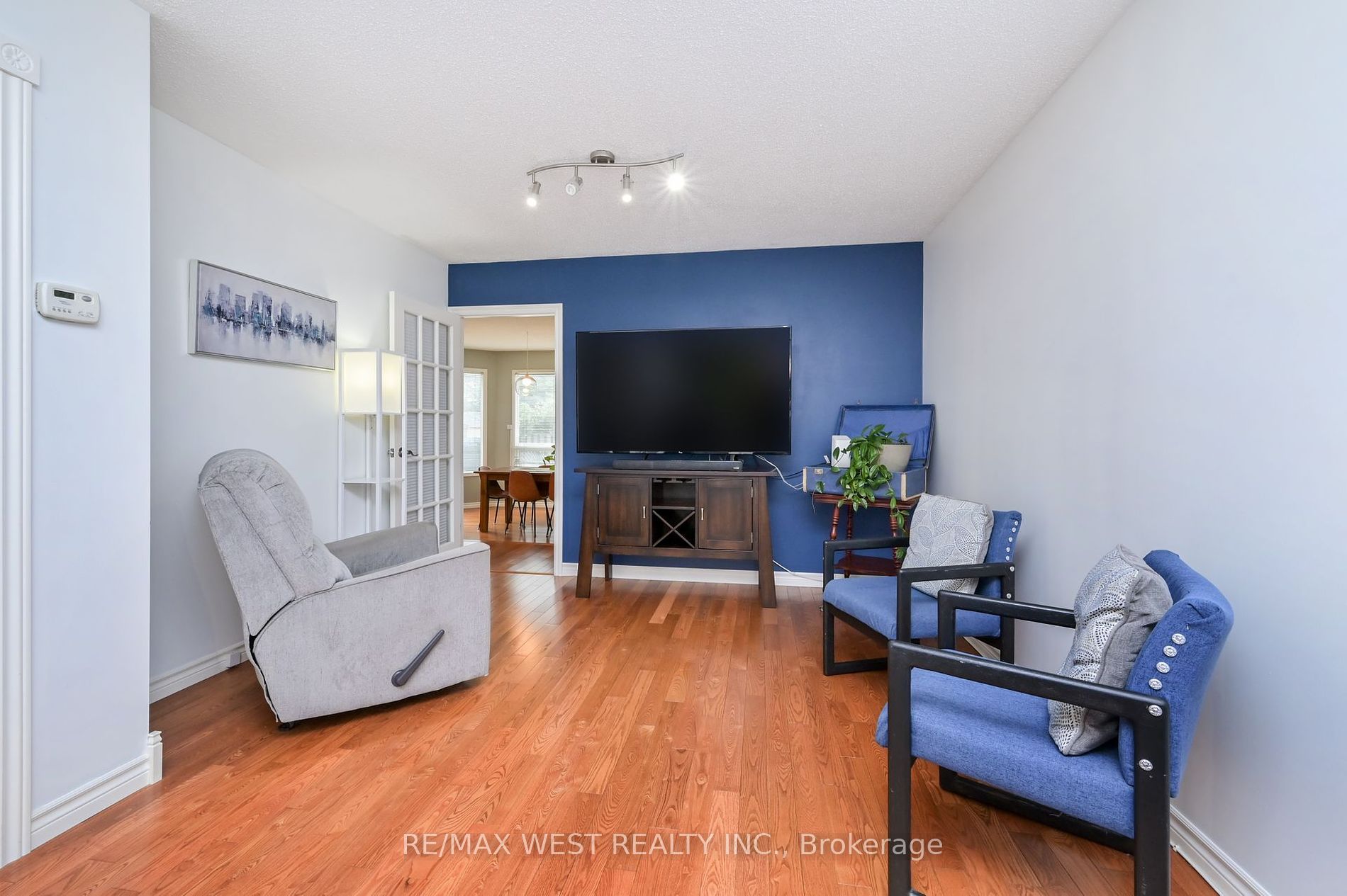 11 Passmore Ave