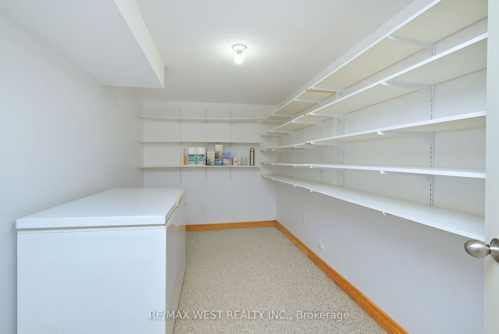 11 Passmore Ave