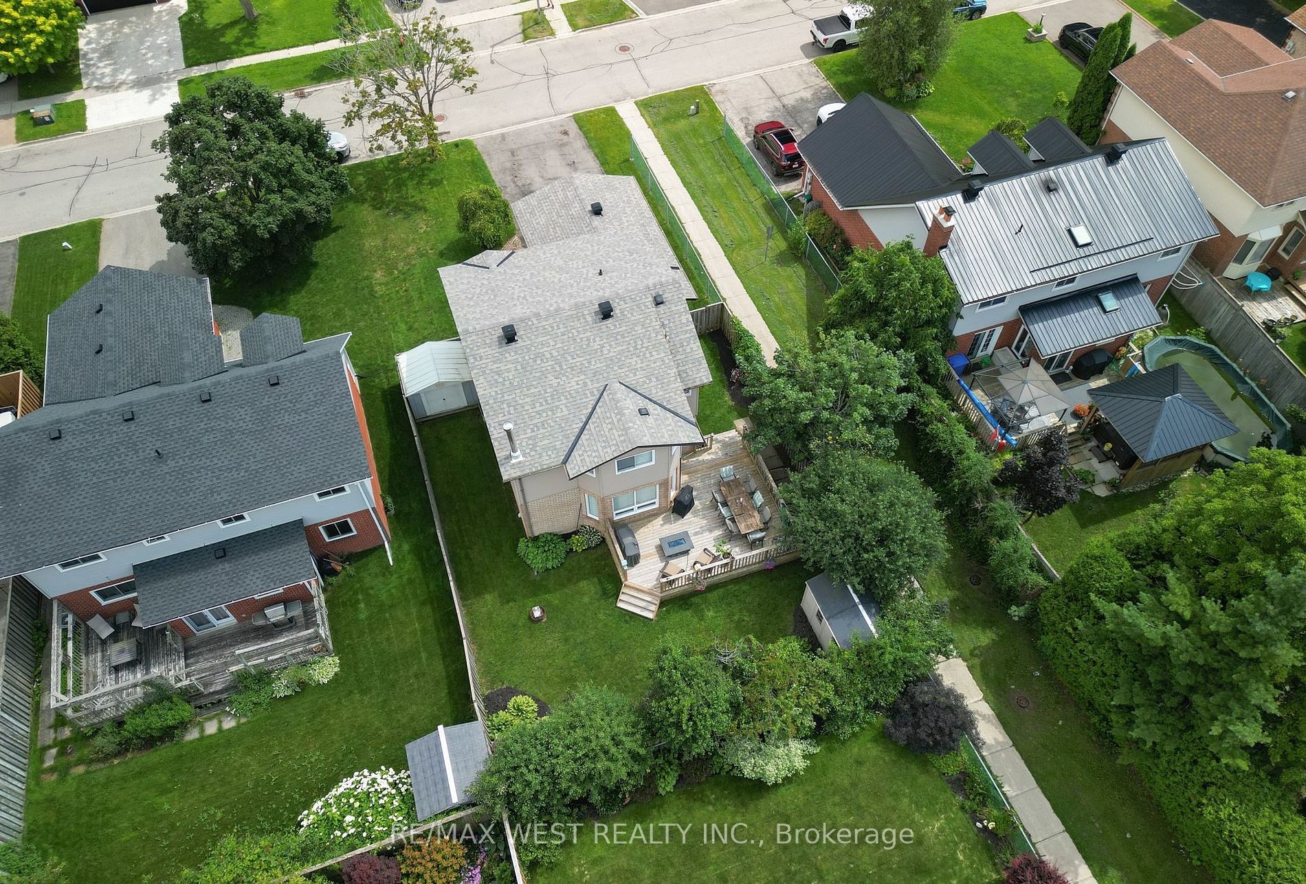 11 Passmore Ave