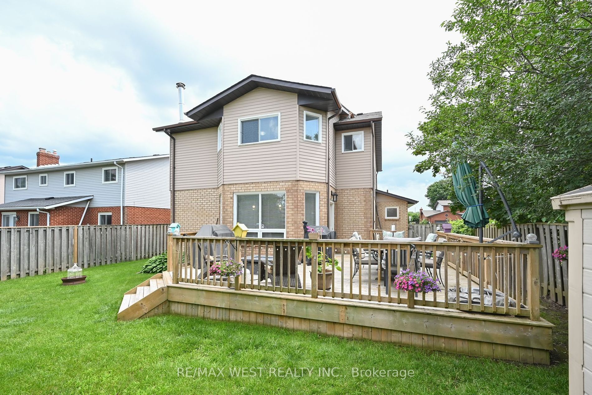 11 Passmore Ave