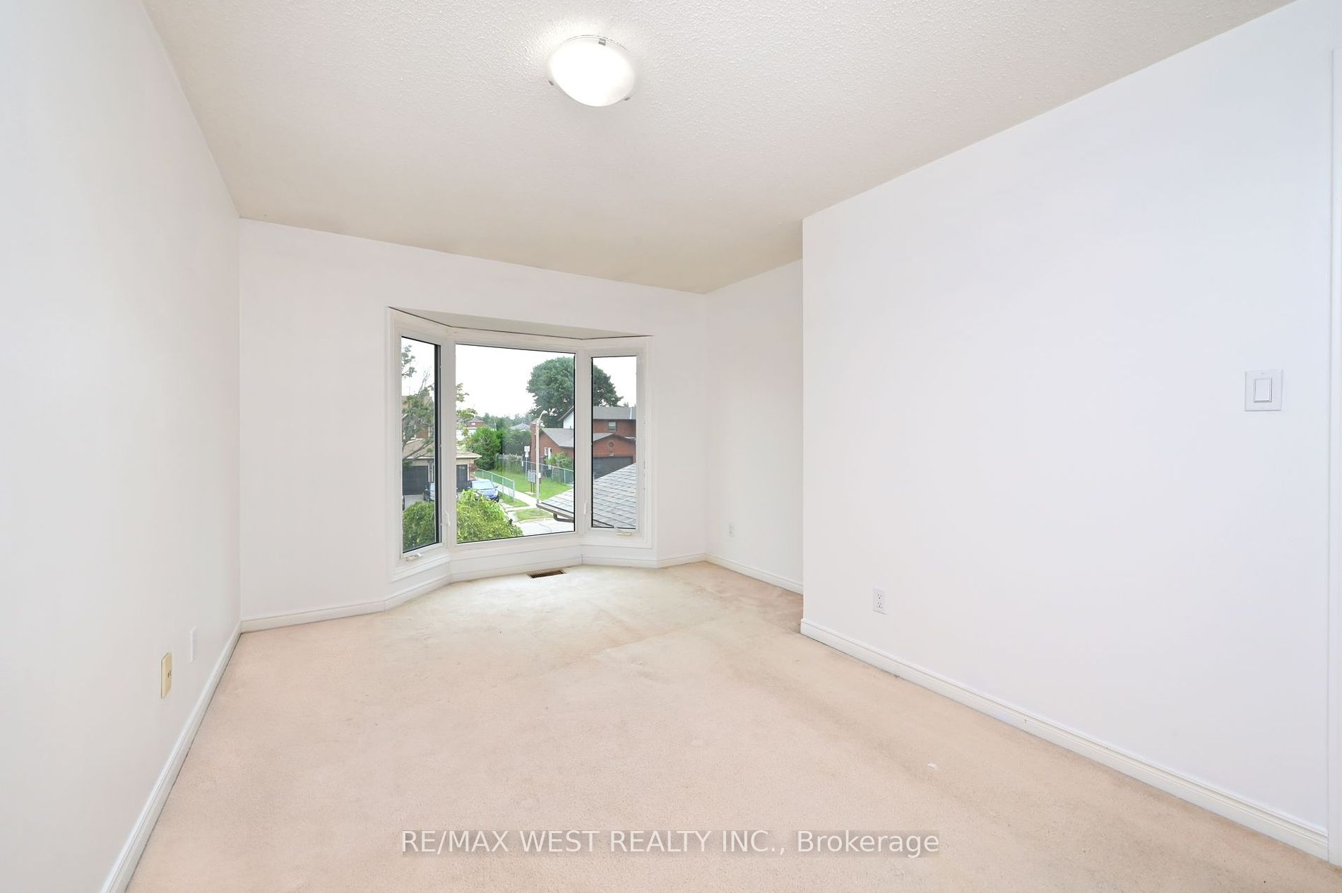 11 Passmore Ave