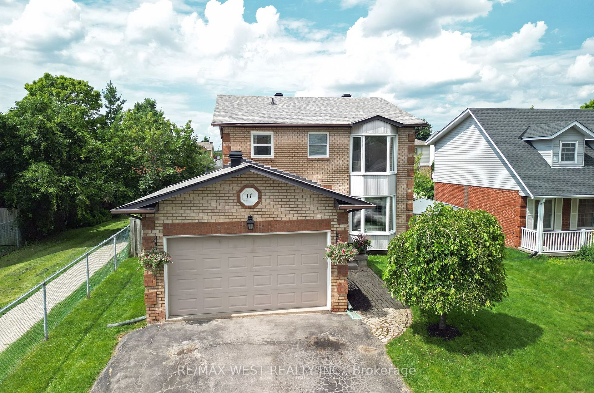 11 Passmore Ave
