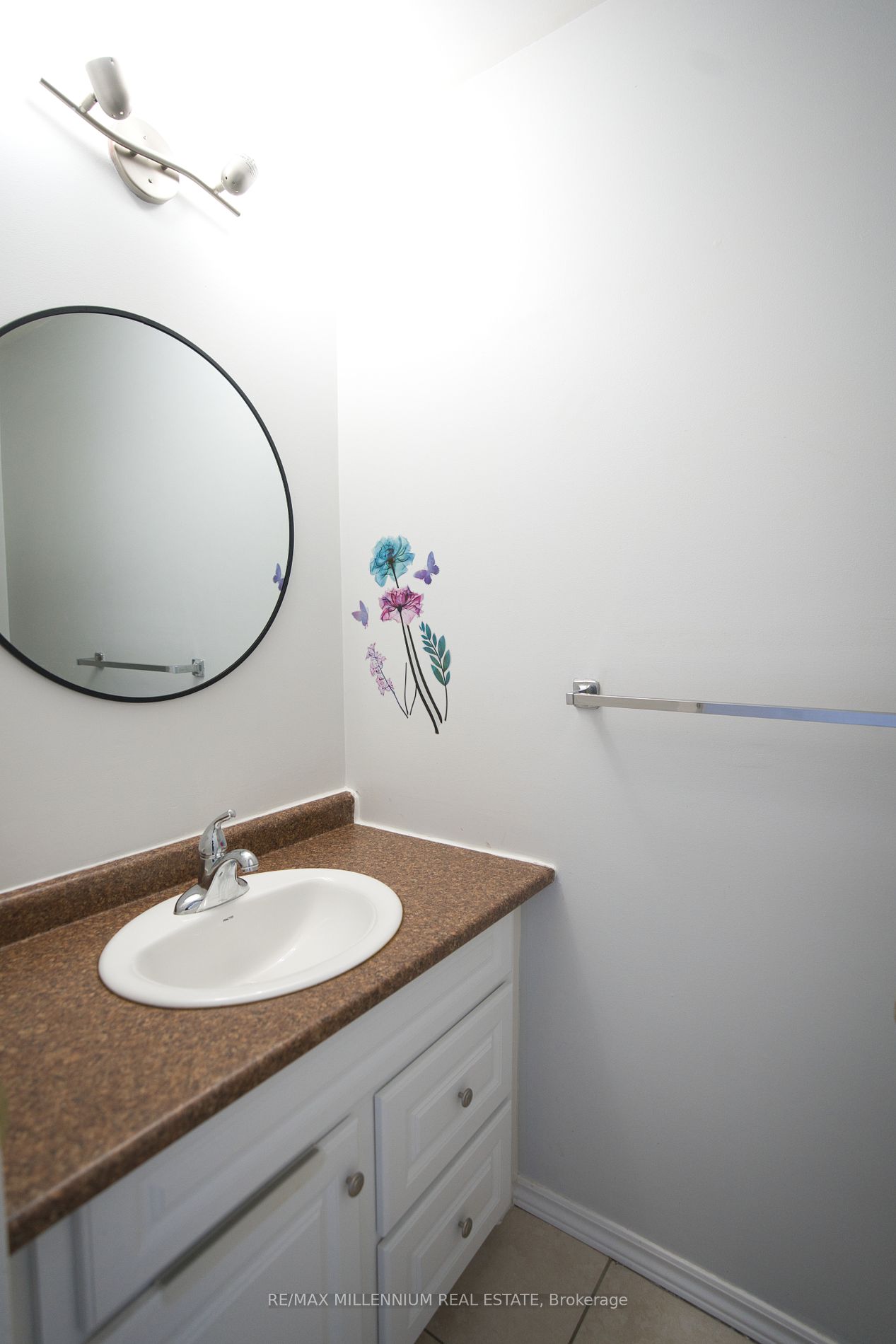2700 BATTLEFORD Road #19