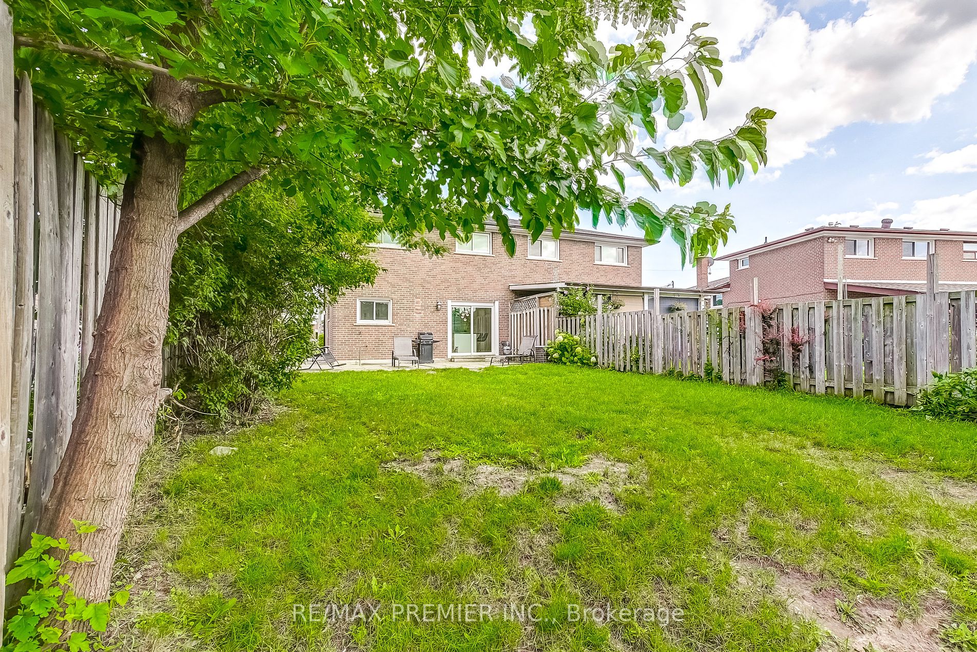 28 Navenby Crescent