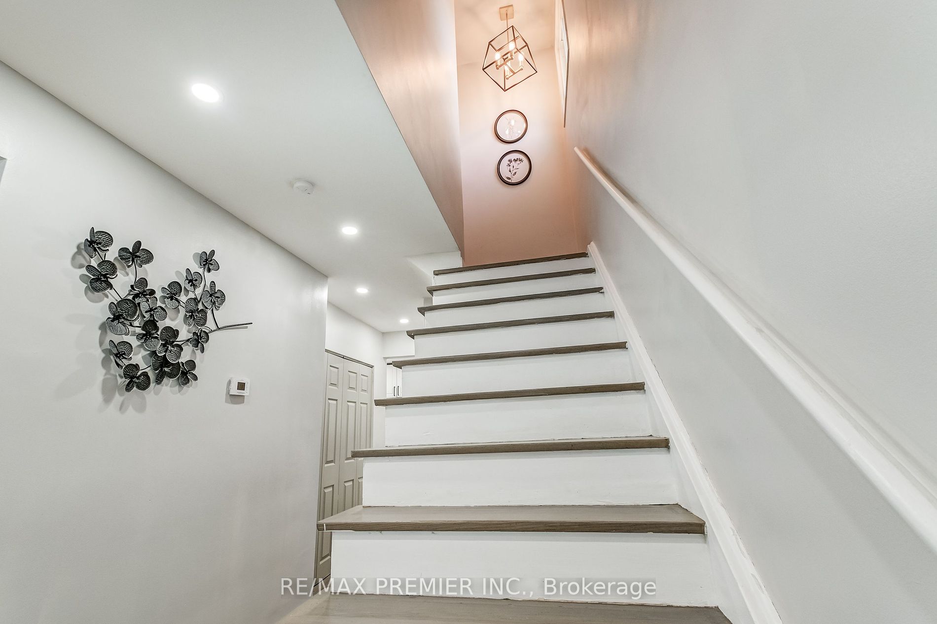 28 Navenby Crescent