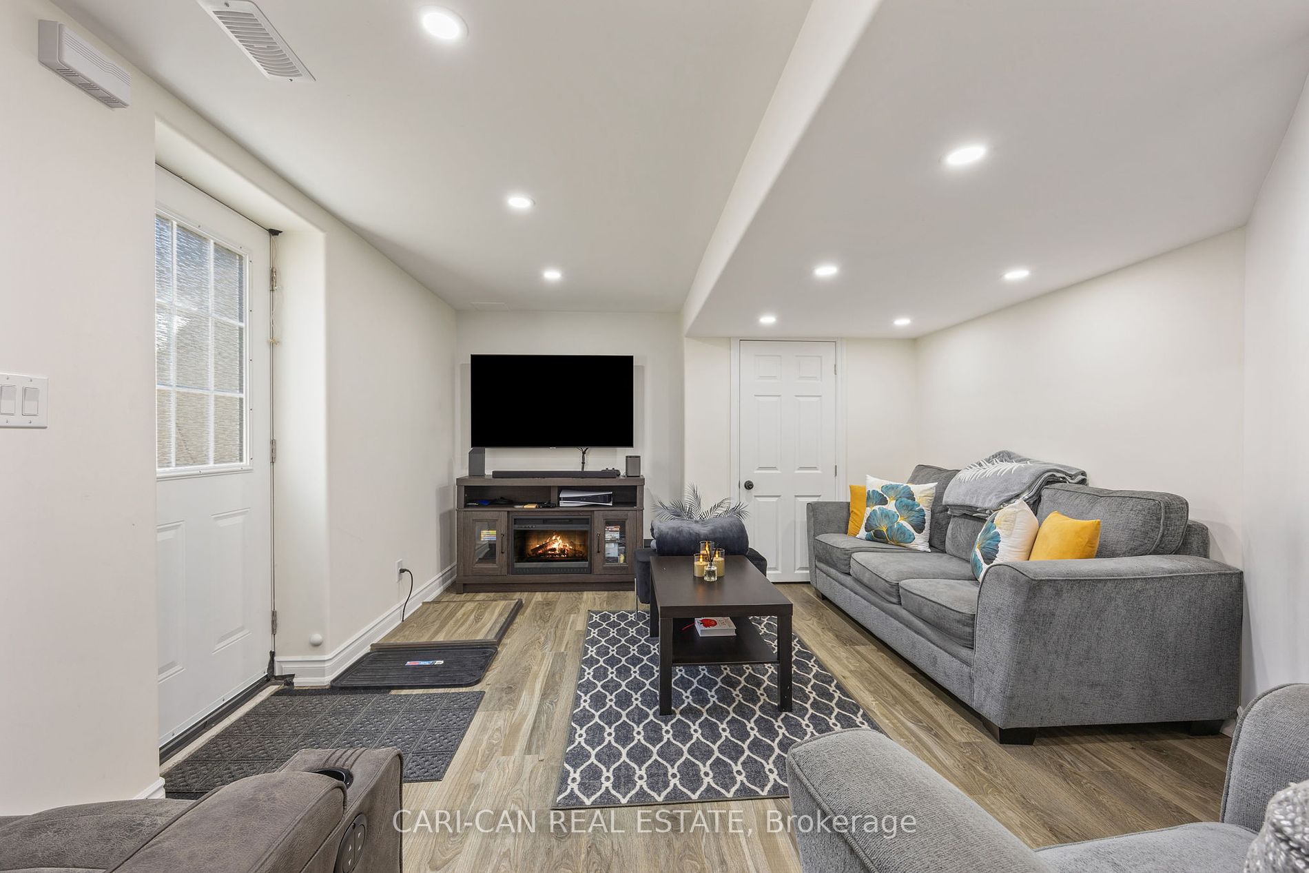 10 Sir Jacobs Crescent