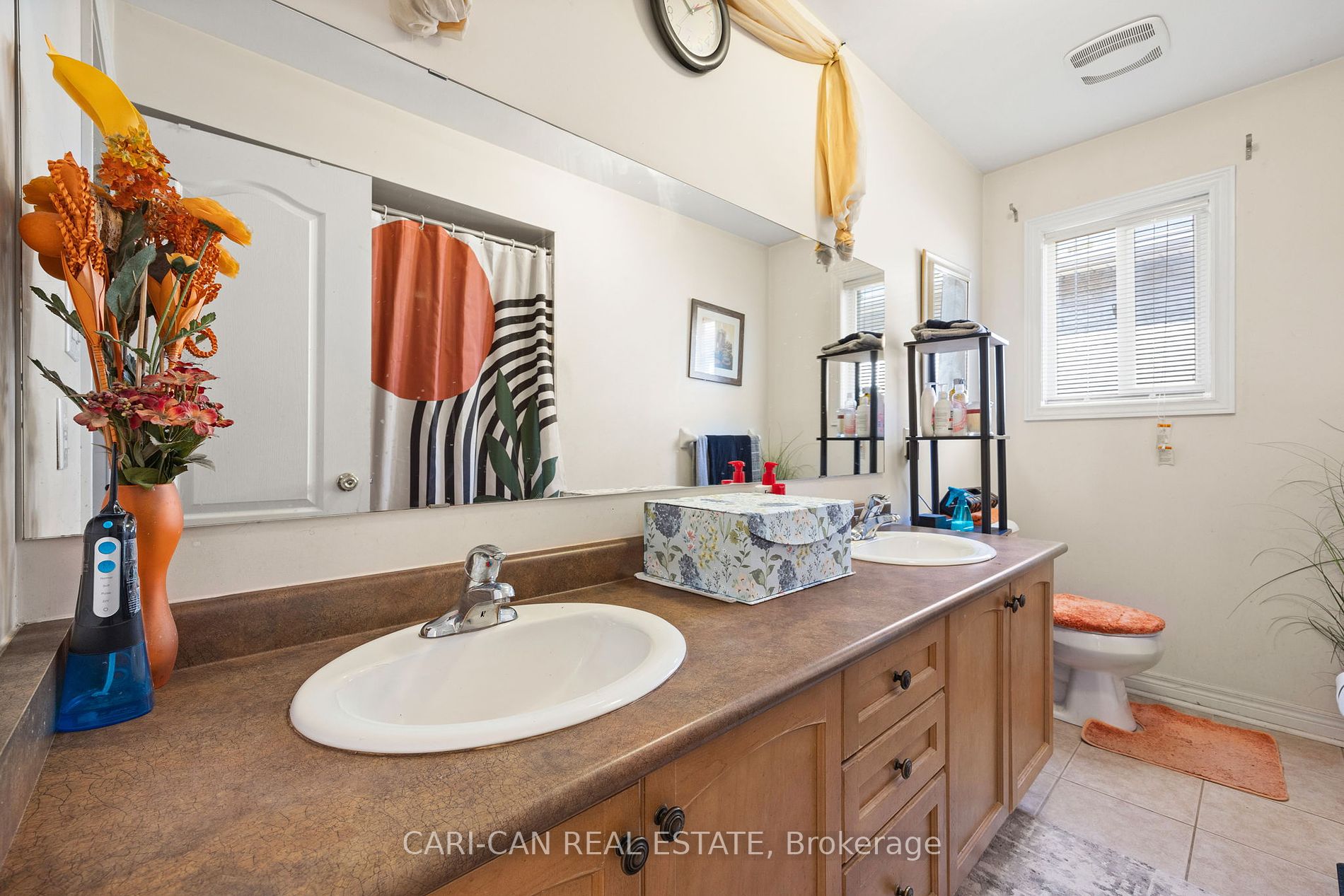 10 Sir Jacobs Crescent