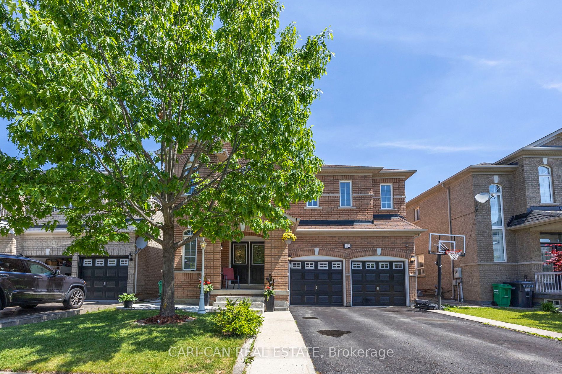 10 Sir Jacobs Crescent