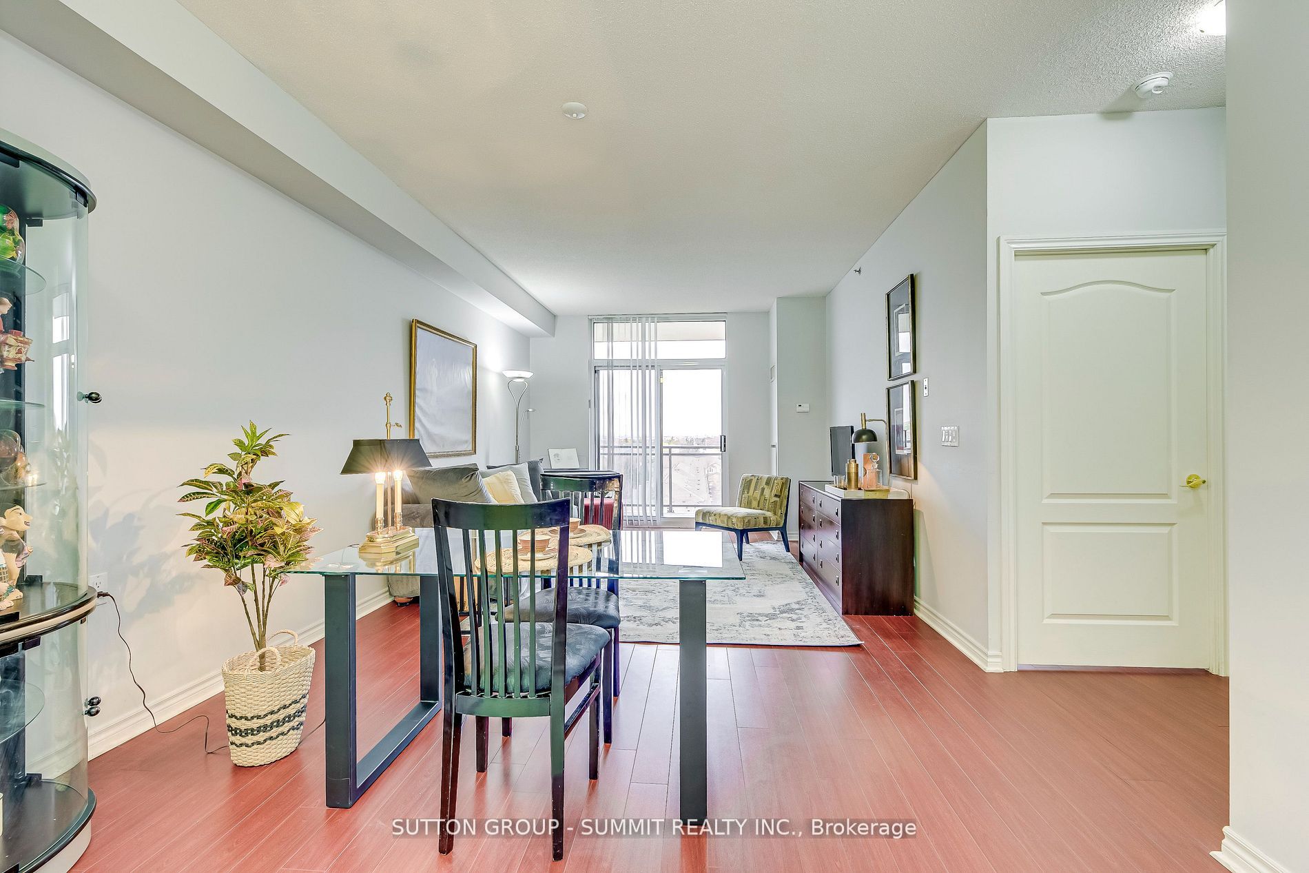 810 Scollard Crt, #701