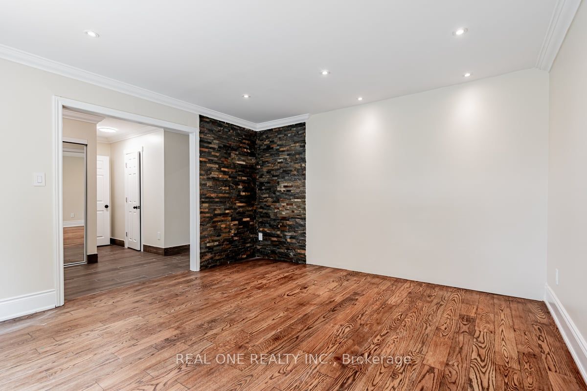 30 Herkley Dr