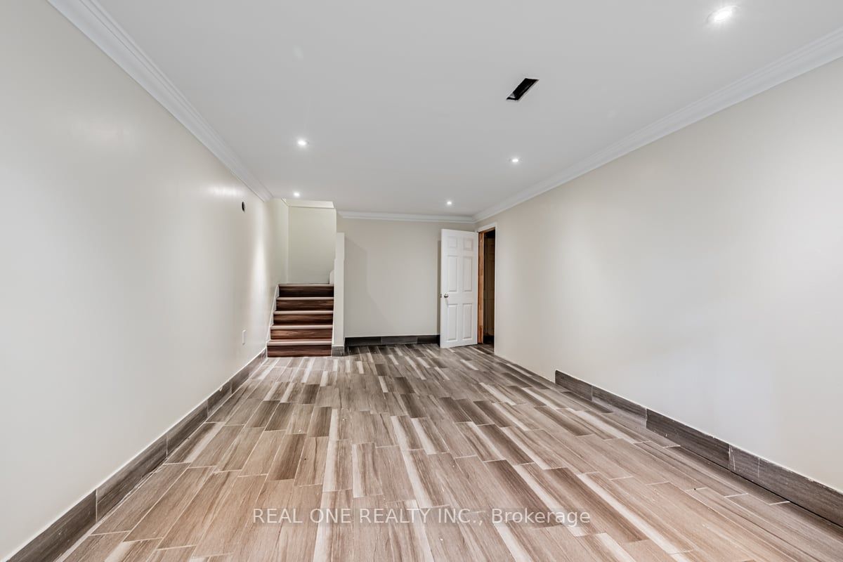 30 Herkley Dr