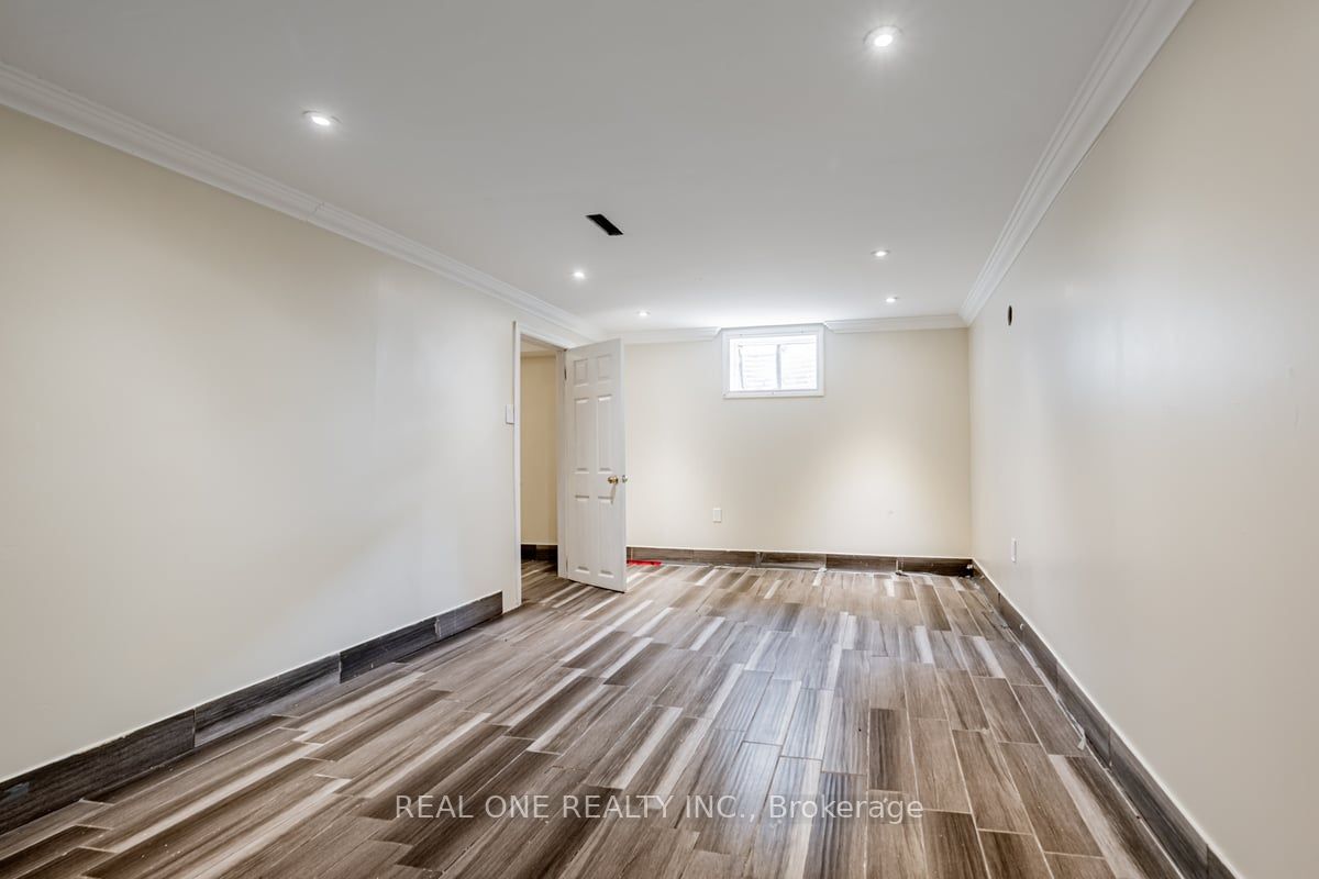 30 Herkley Dr