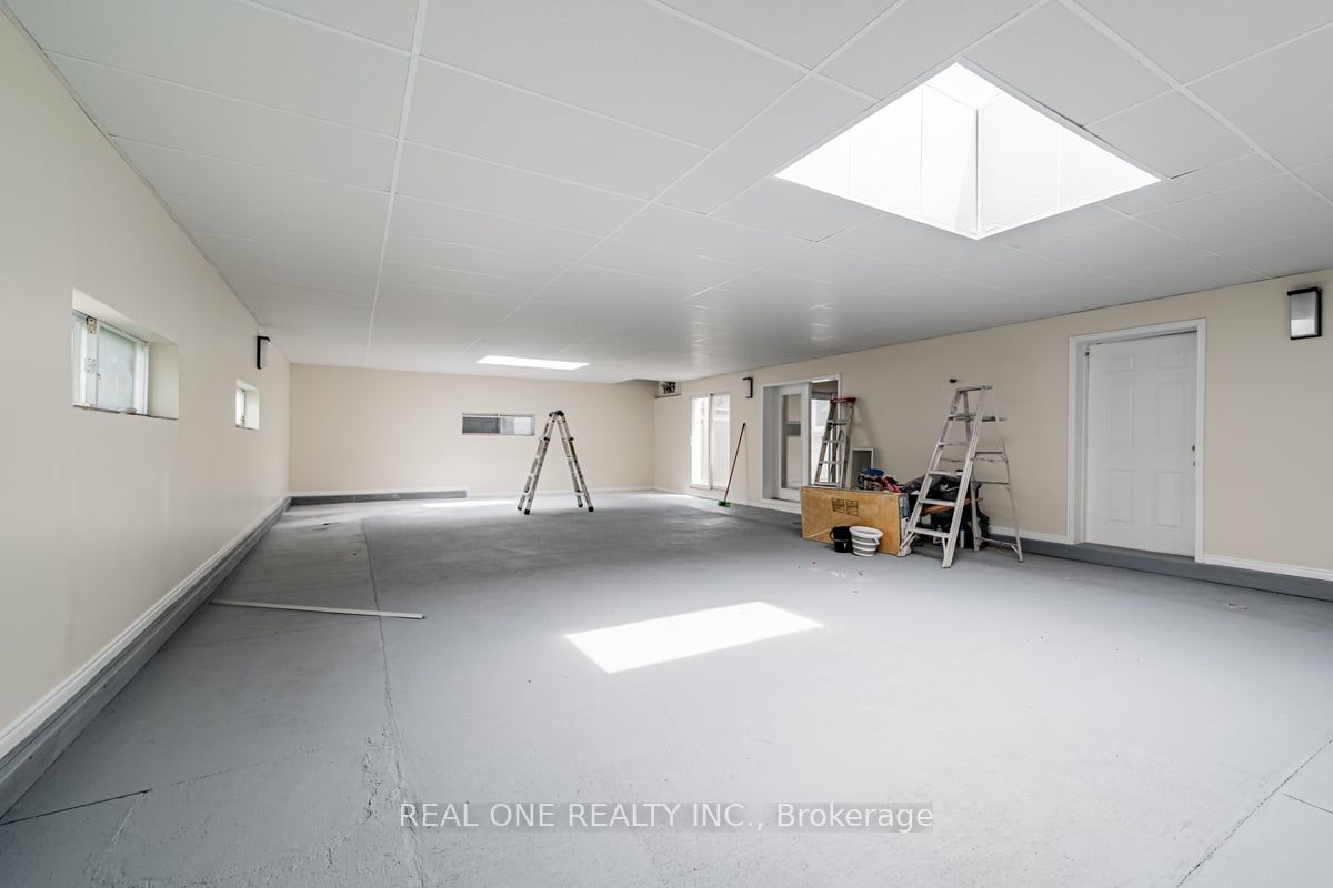 30 Herkley Dr