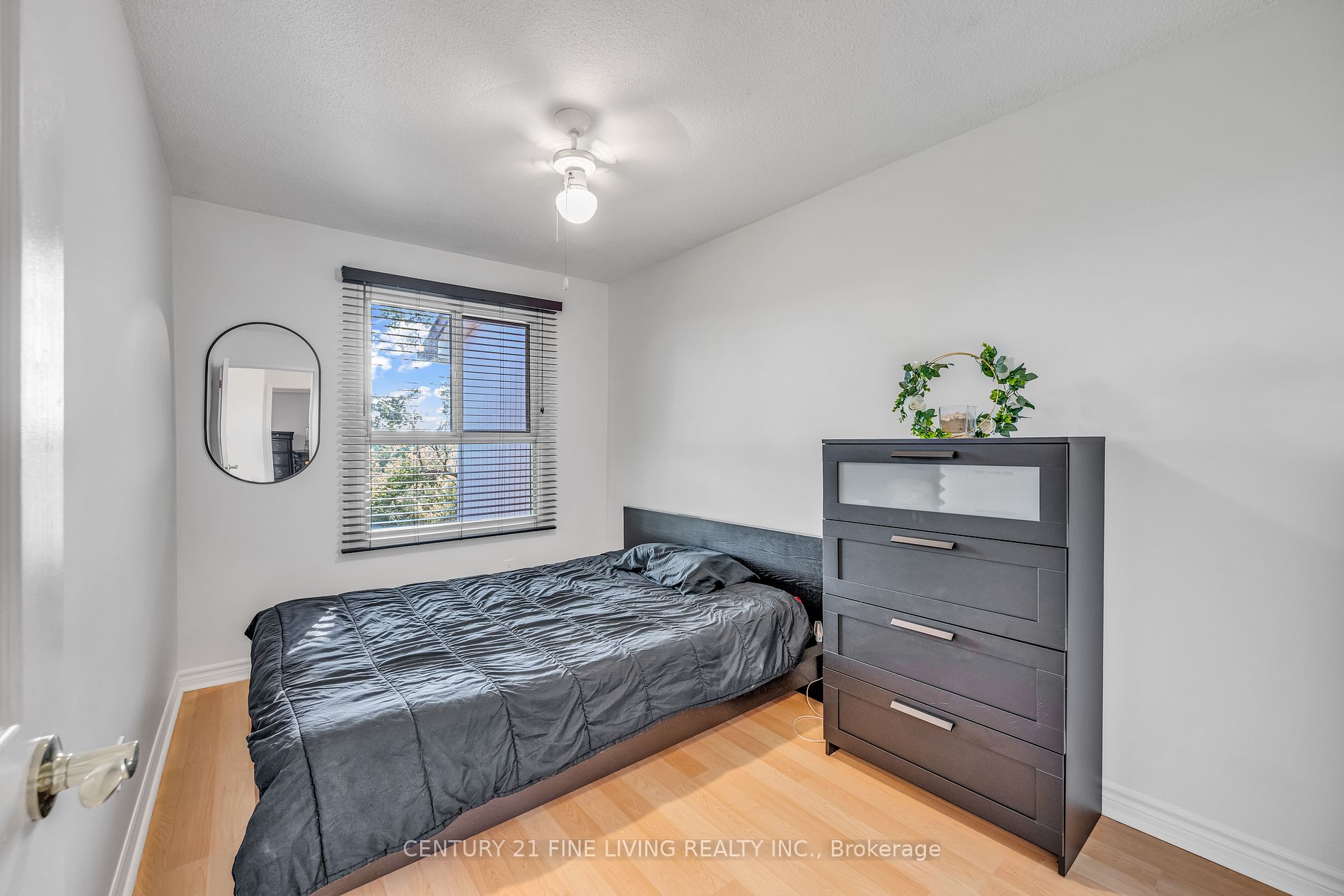 33 Dawson Crescent, #33