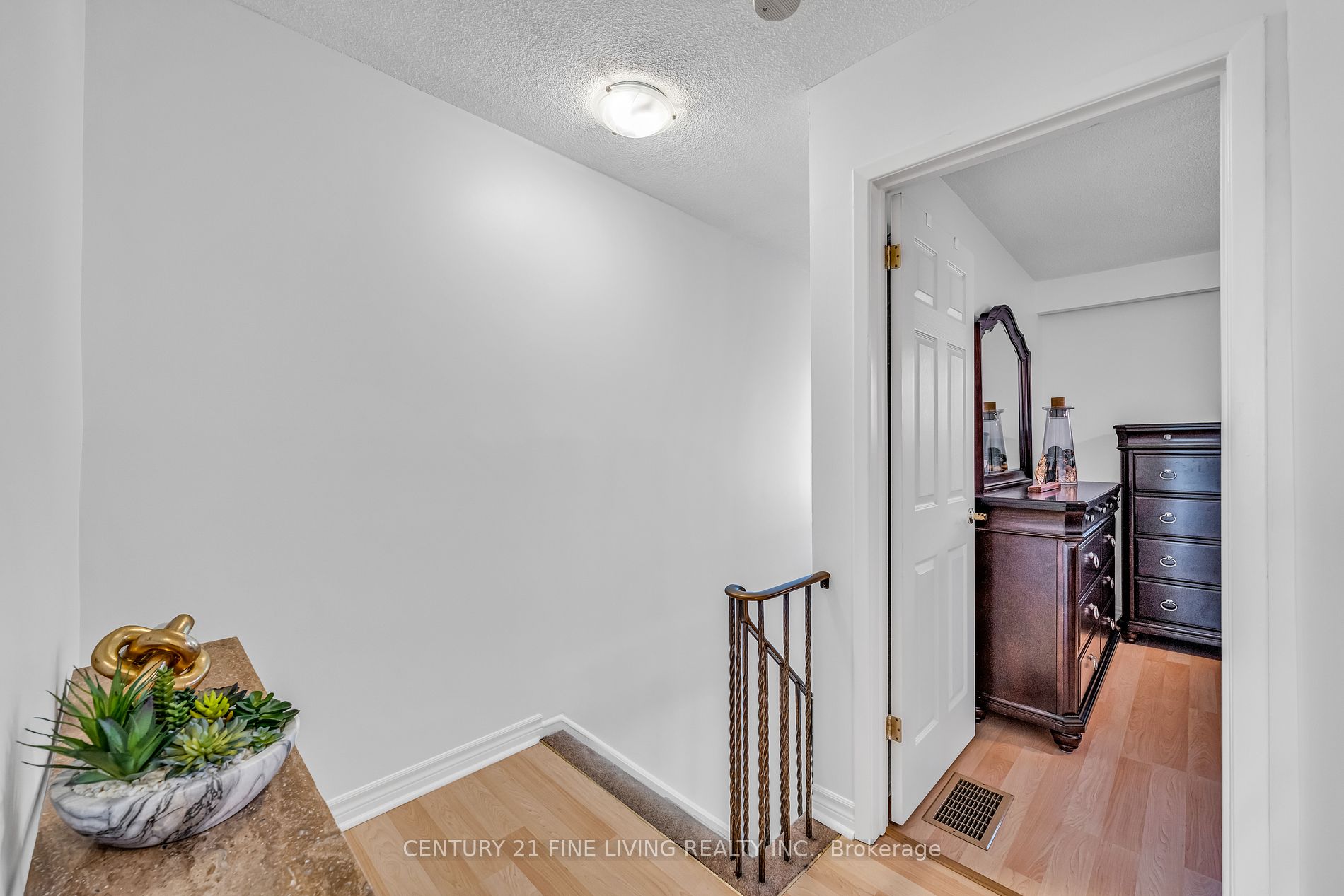 33 Dawson Crescent, #33