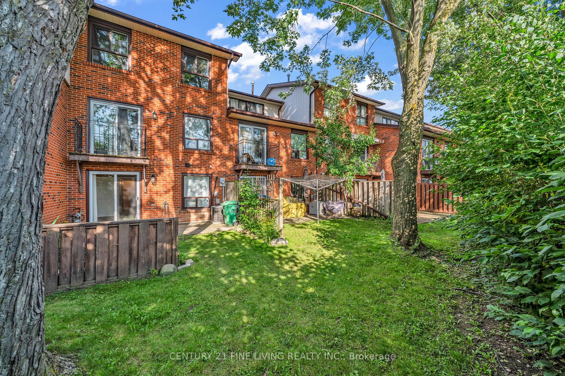 33 Dawson Crescent, #33
