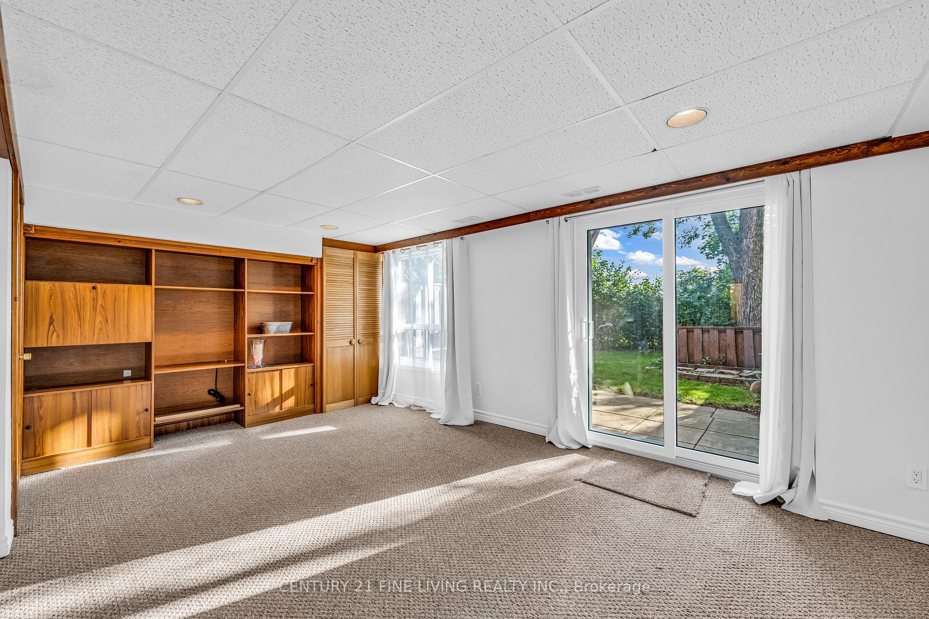 33 Dawson Crescent, #33