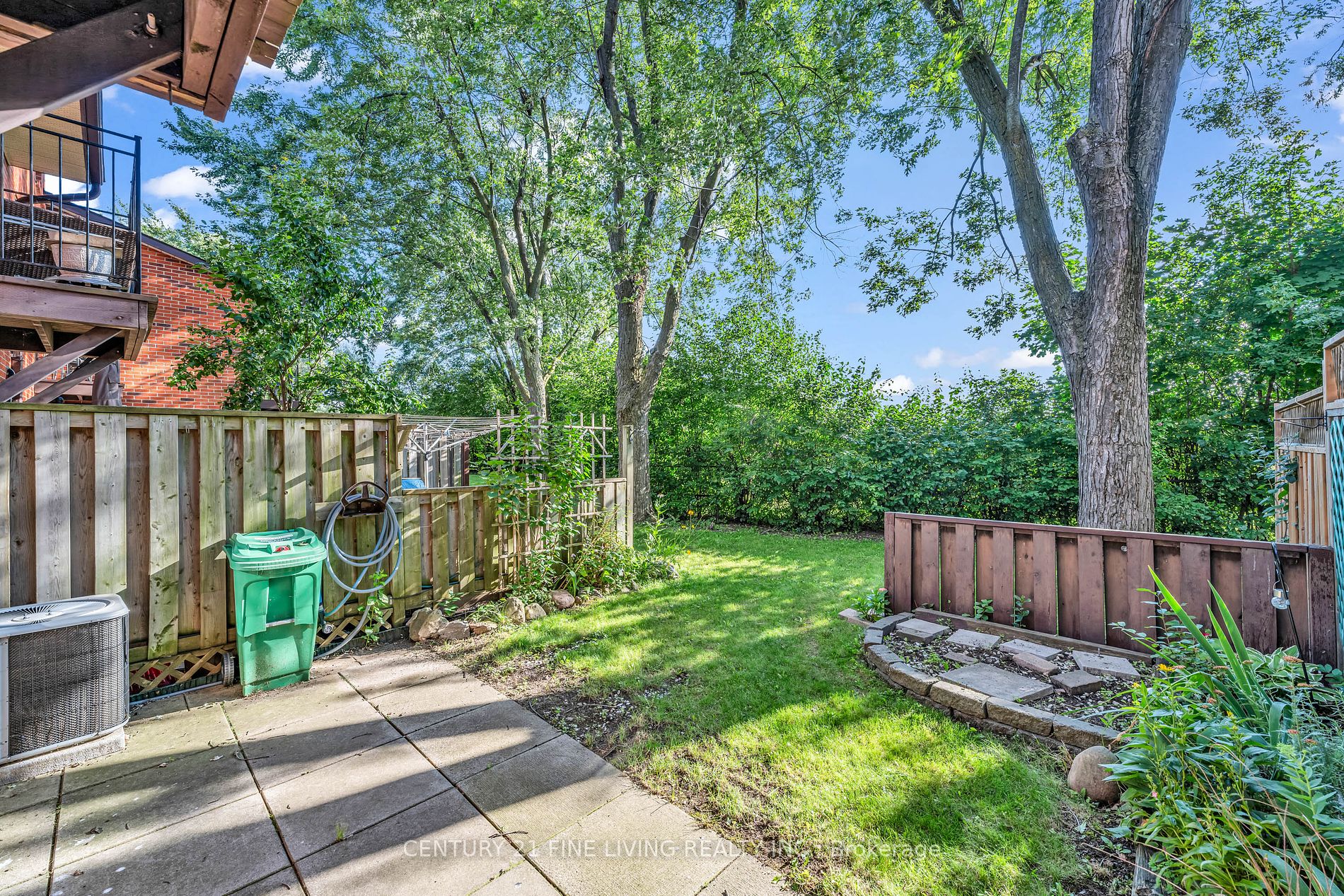 33 Dawson Crescent, #33