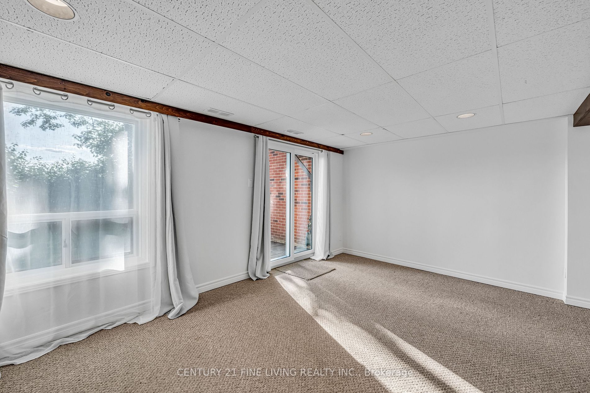33 Dawson Crescent, #33