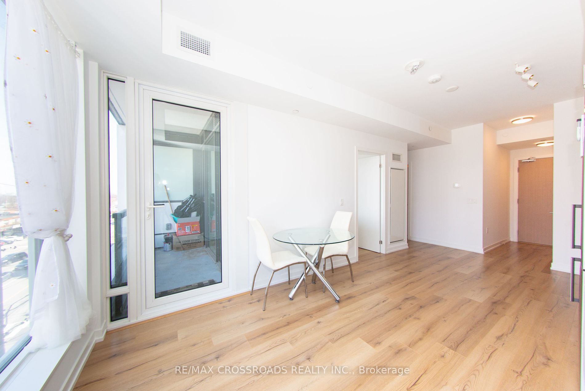 1195 The Queensway #406