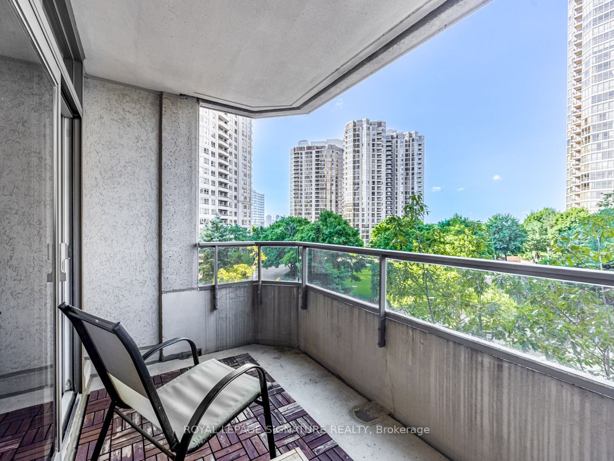 35 Kingsbridge Garden Circle, #413