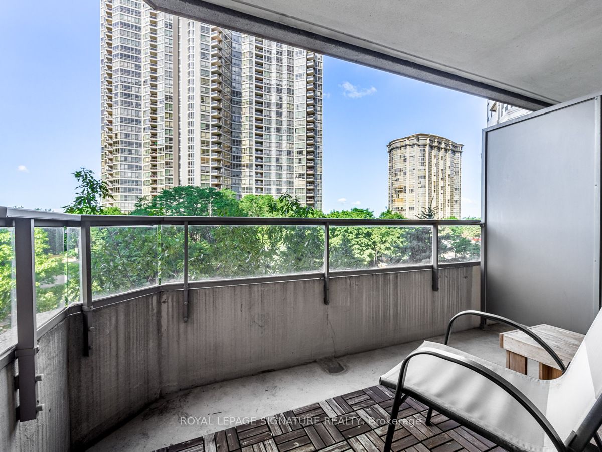 35 Kingsbridge Garden Circle, #413