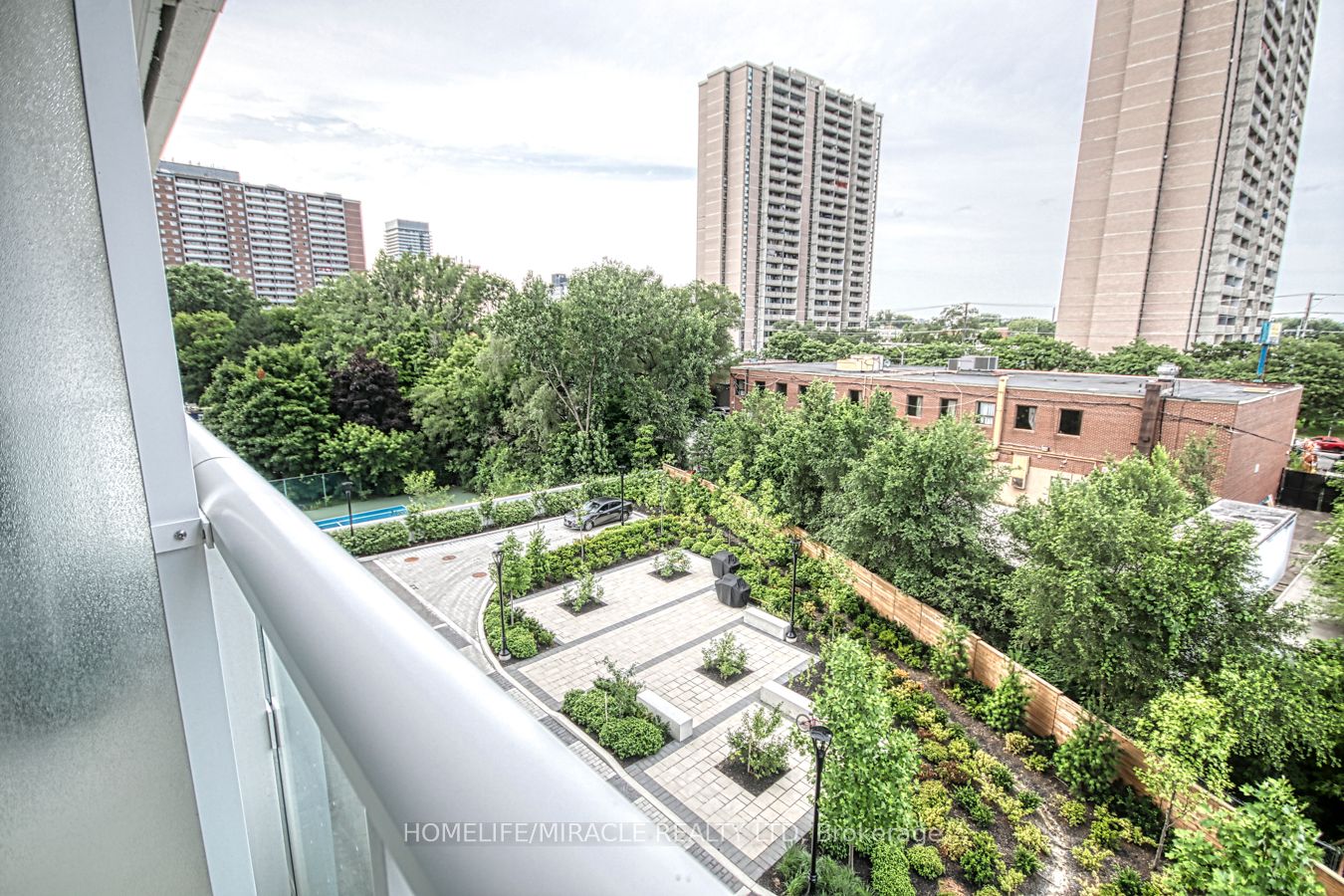 10 Wilby Crescent, #402