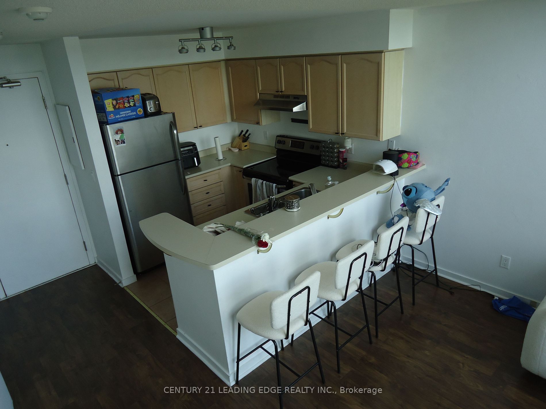 250 Manitoba Street #621