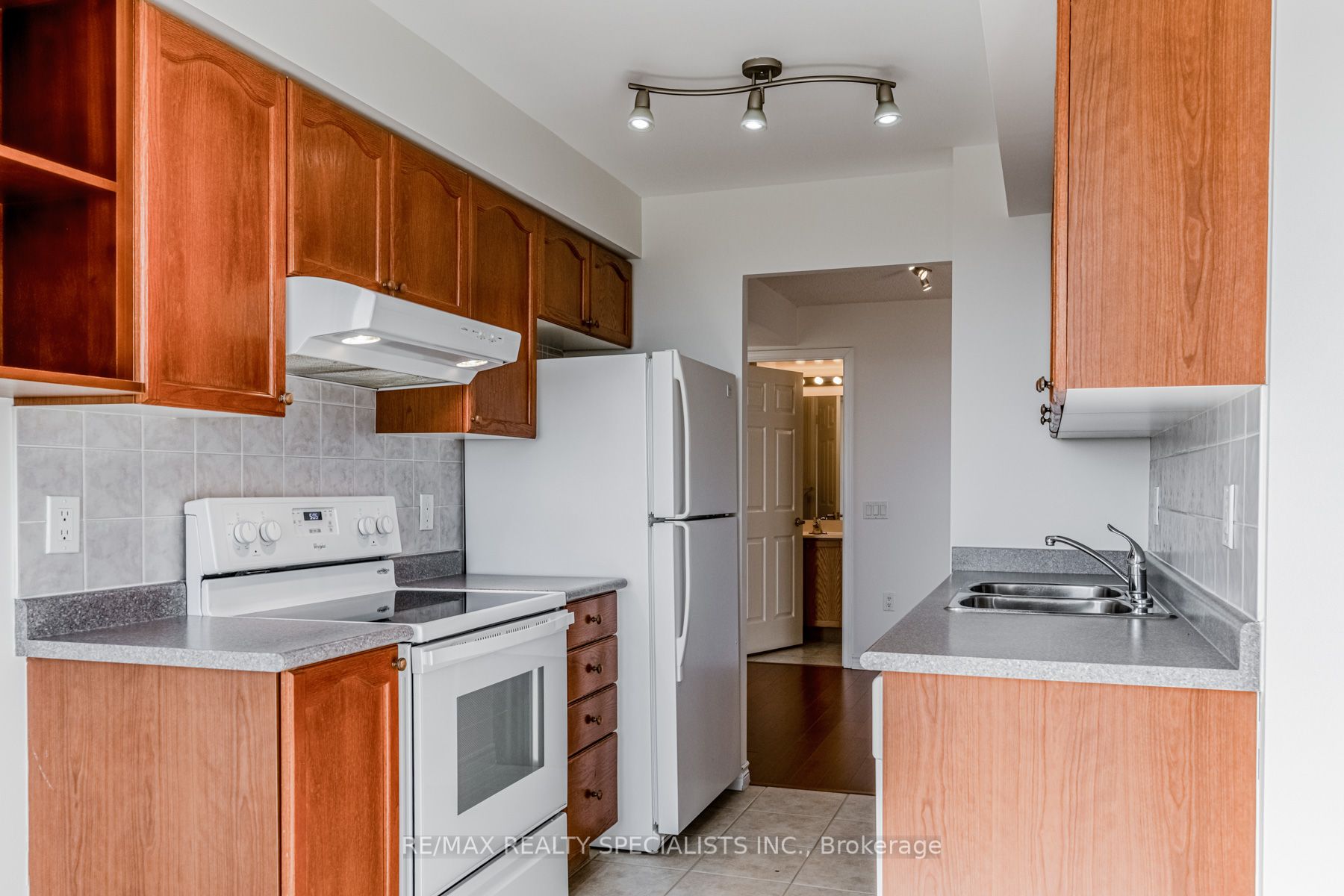 55 Strathaven Drive W #2011