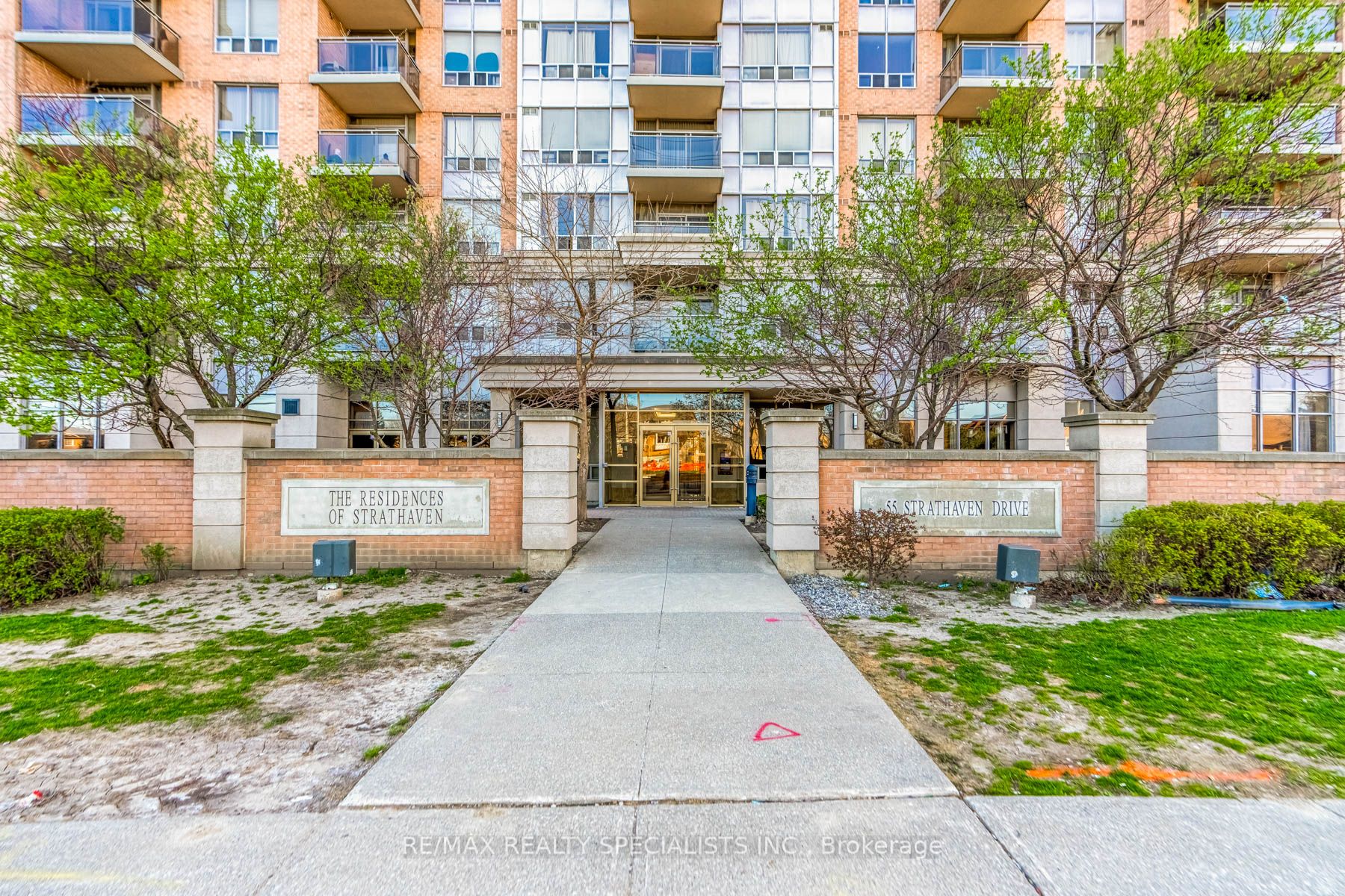 55 Strathaven Drive W #2011