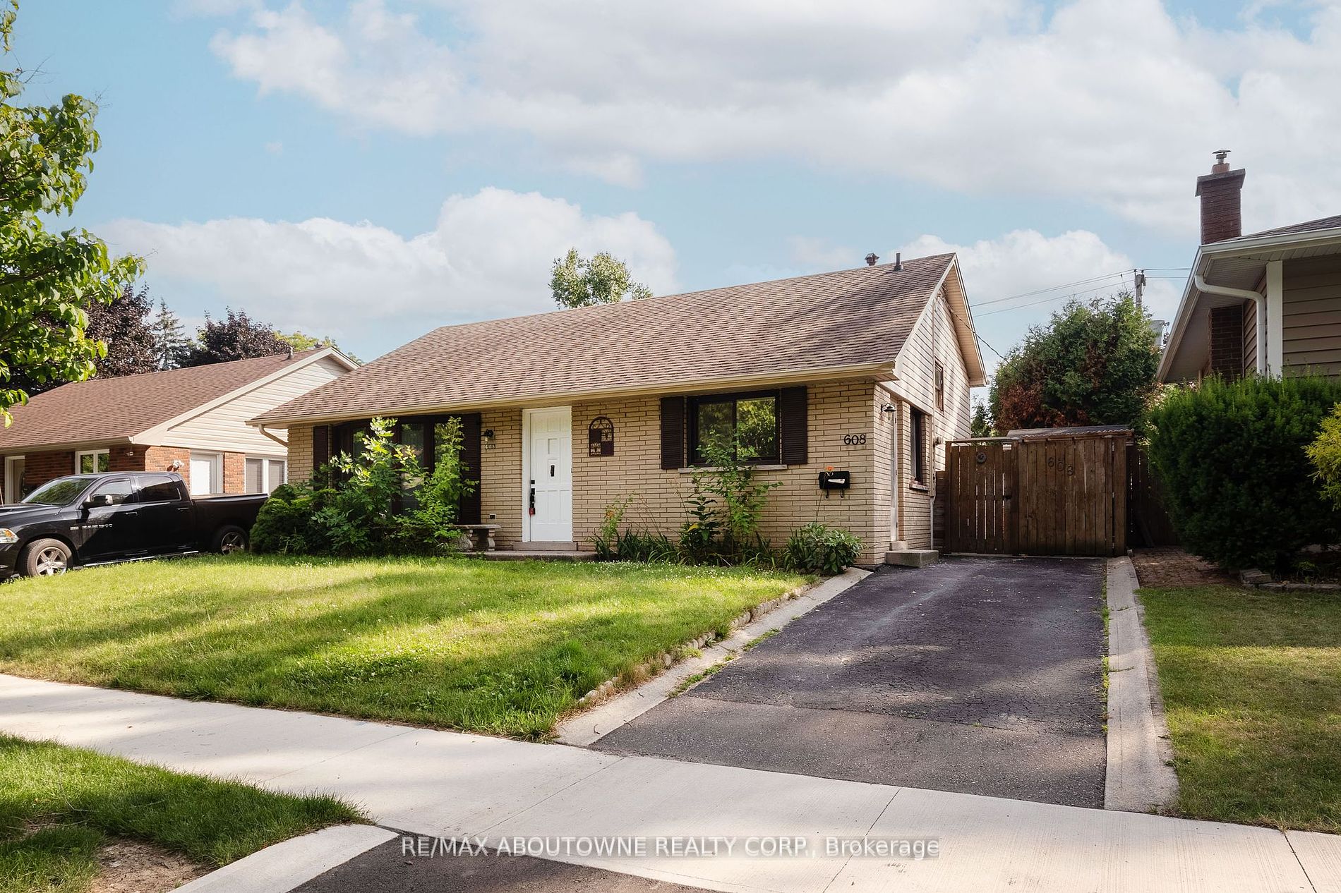 608 Thornwood Ave