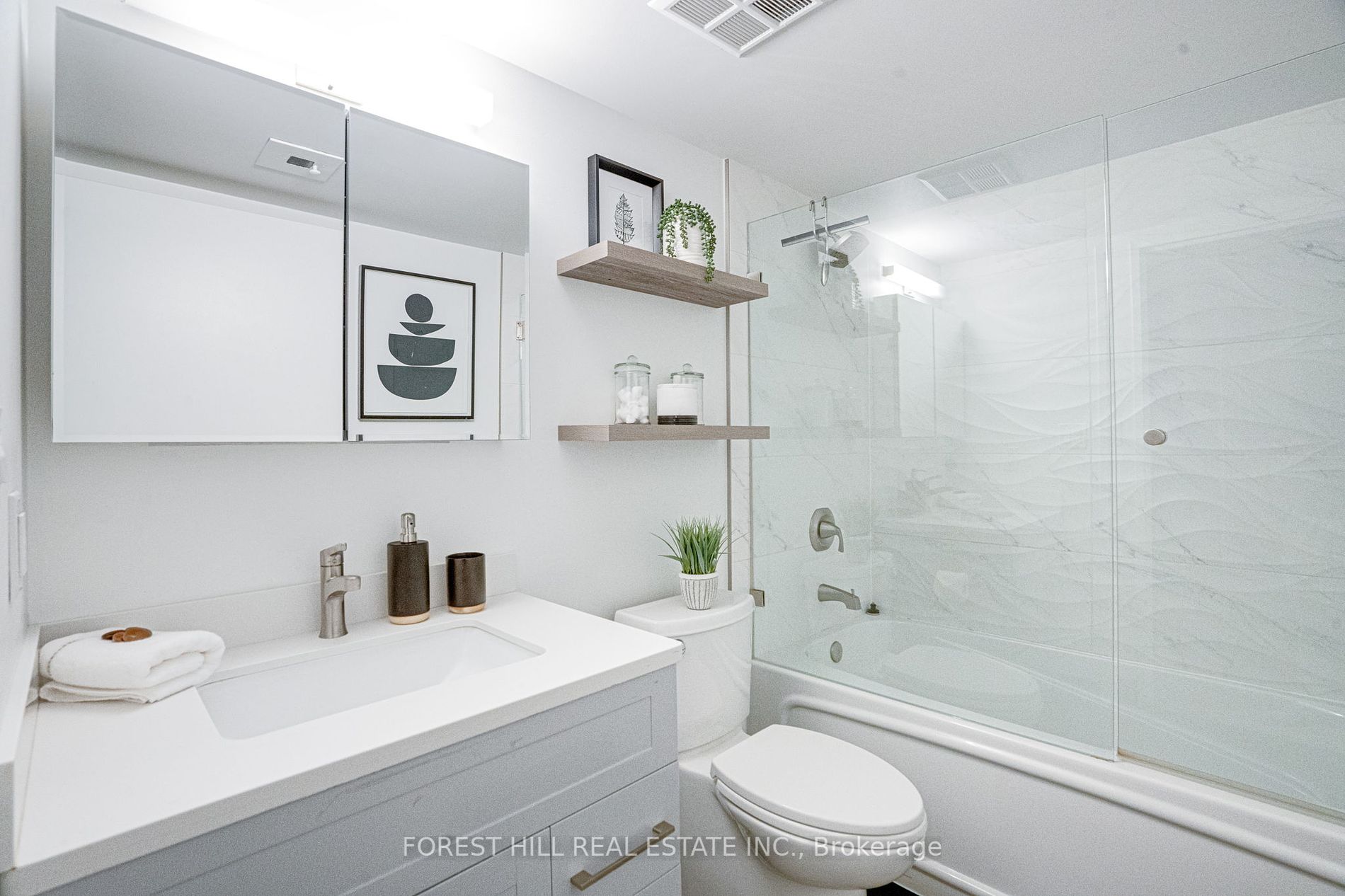 200 Manitoba Street #212