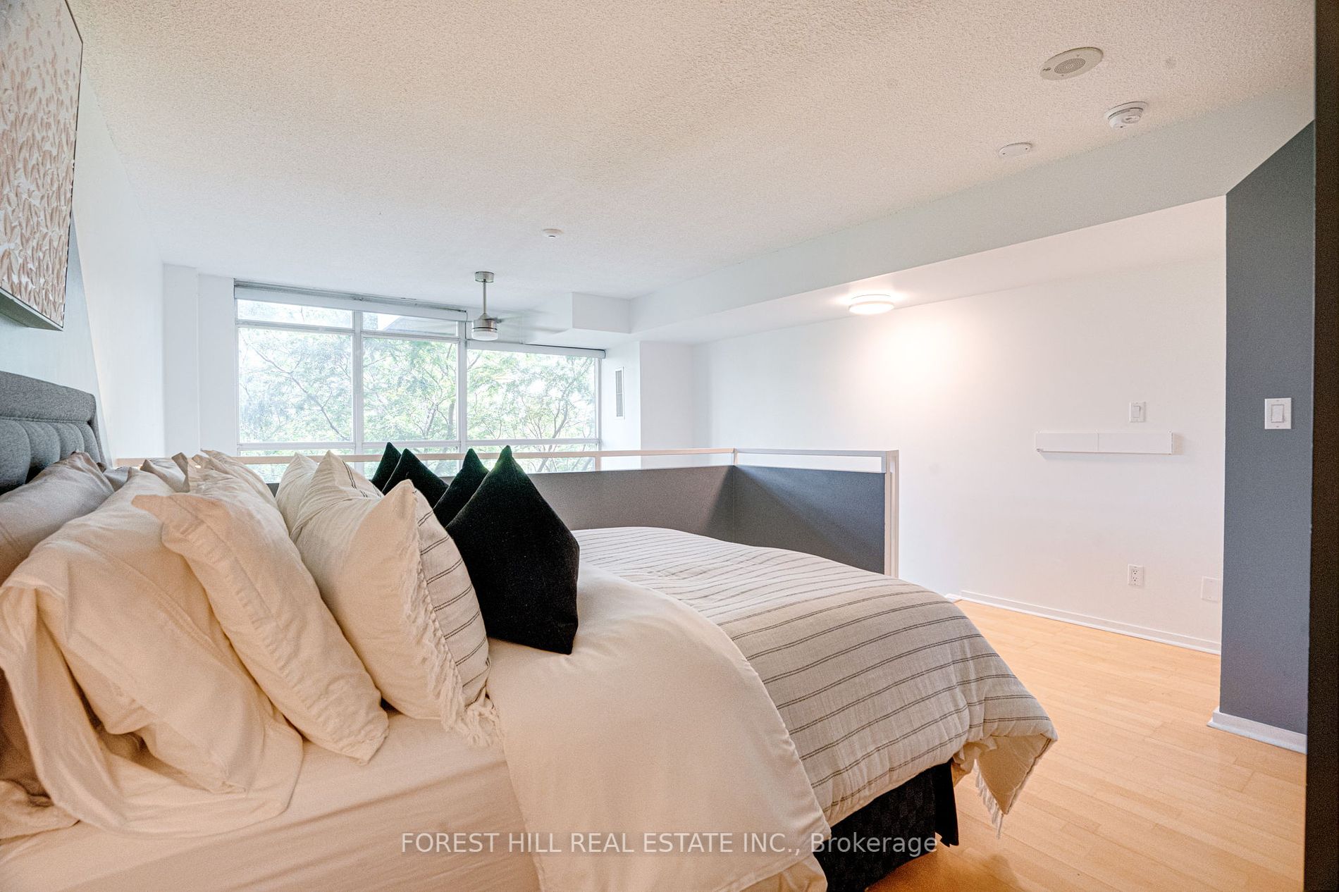 200 Manitoba Street #212
